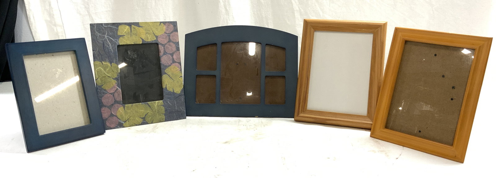5 Wood Trademarked Standing Picture Frames (1 of 9)