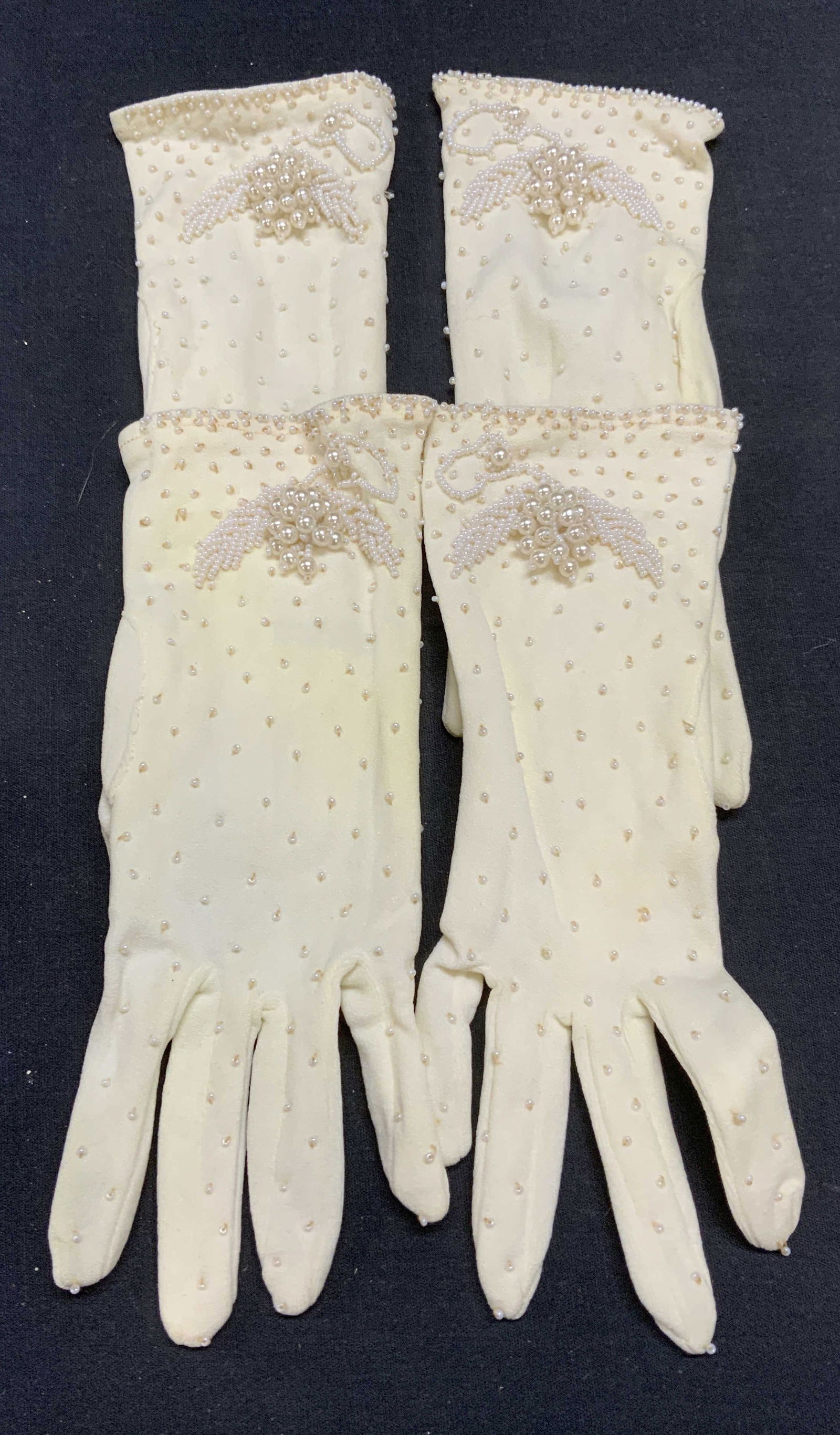 Lot 2 Vintage White Faux Pearl Beaded Gloves (1 of 6)