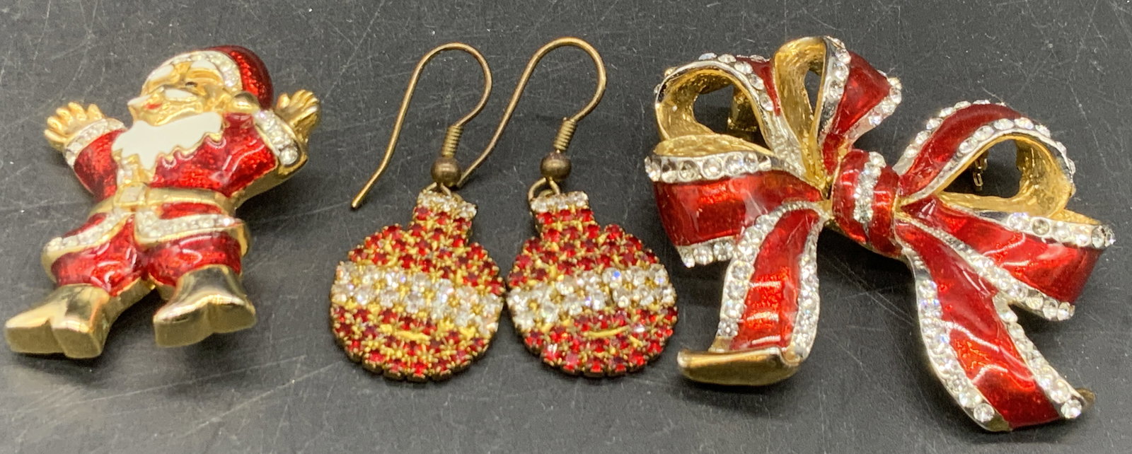 Lot 3 Vintage Holiday Earrings & Brooches (1 of 9)
