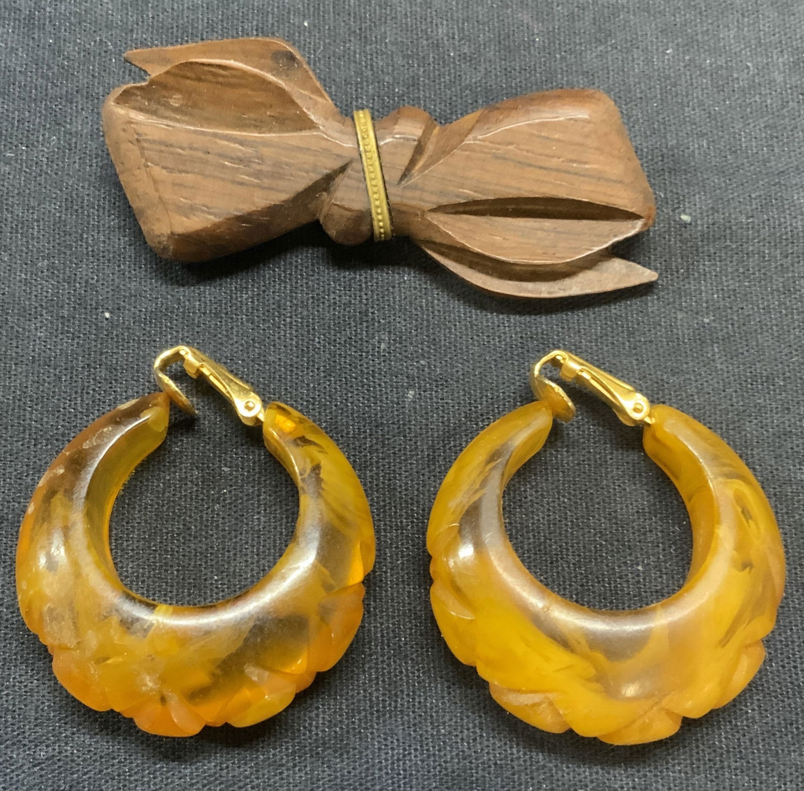 Lot 2 Amber Style Earrings, Wood Bow Brooch (1 of 6)