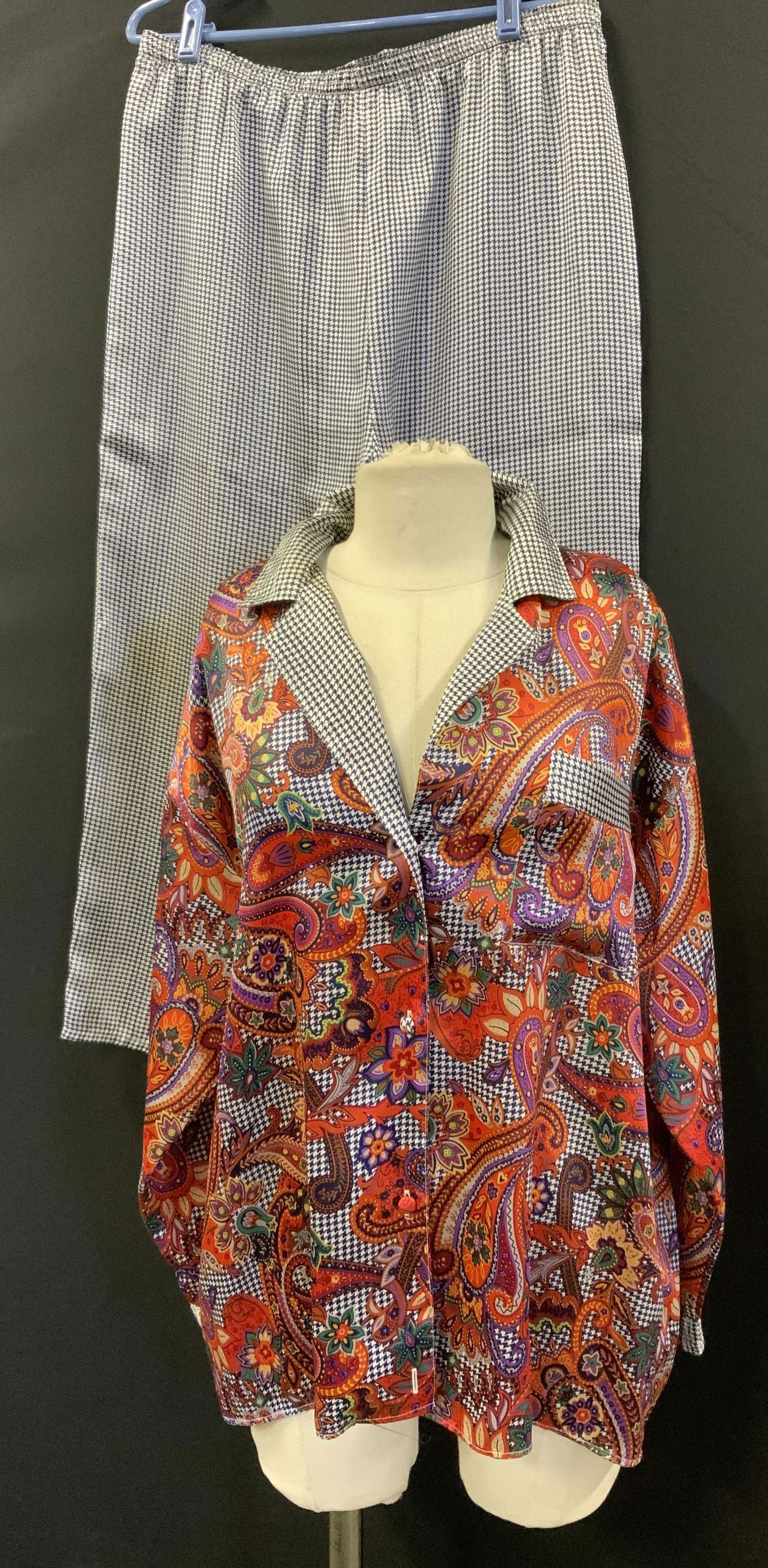 J.O. Intimates 2 Pc Paisley Houndstooth Pajamas, HK (1 of 8)