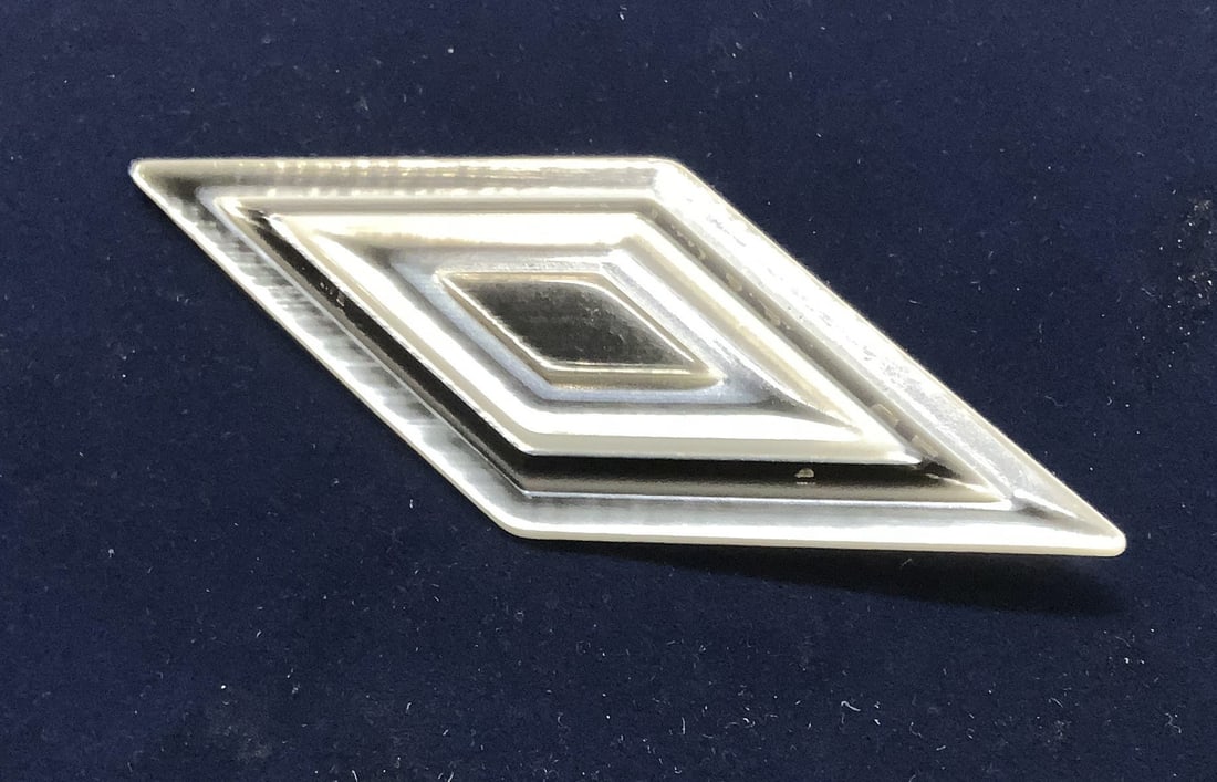 French Art Deco Lucite Brooch, France: Grey and black Art Deco lucite brooch. Labeled made in France . 3.5 x 1.5 in. Made in France fashion brooch, Art Deco lucite brooch, fashion jewelry, costume jewelry, wearables, ladies fashion, ladies