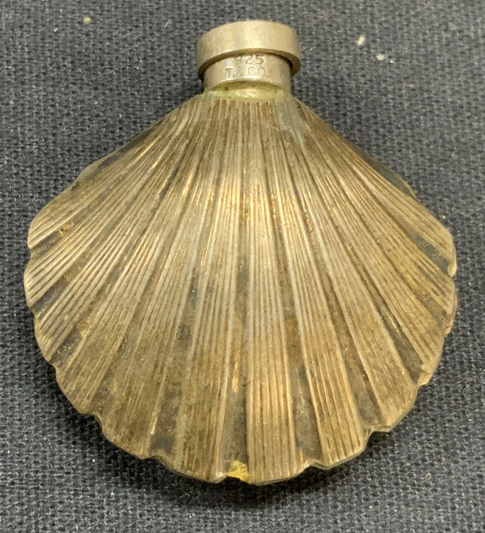 T & Co Sterling Silver Shell Snuff Perfume Bottle (1 of 6)