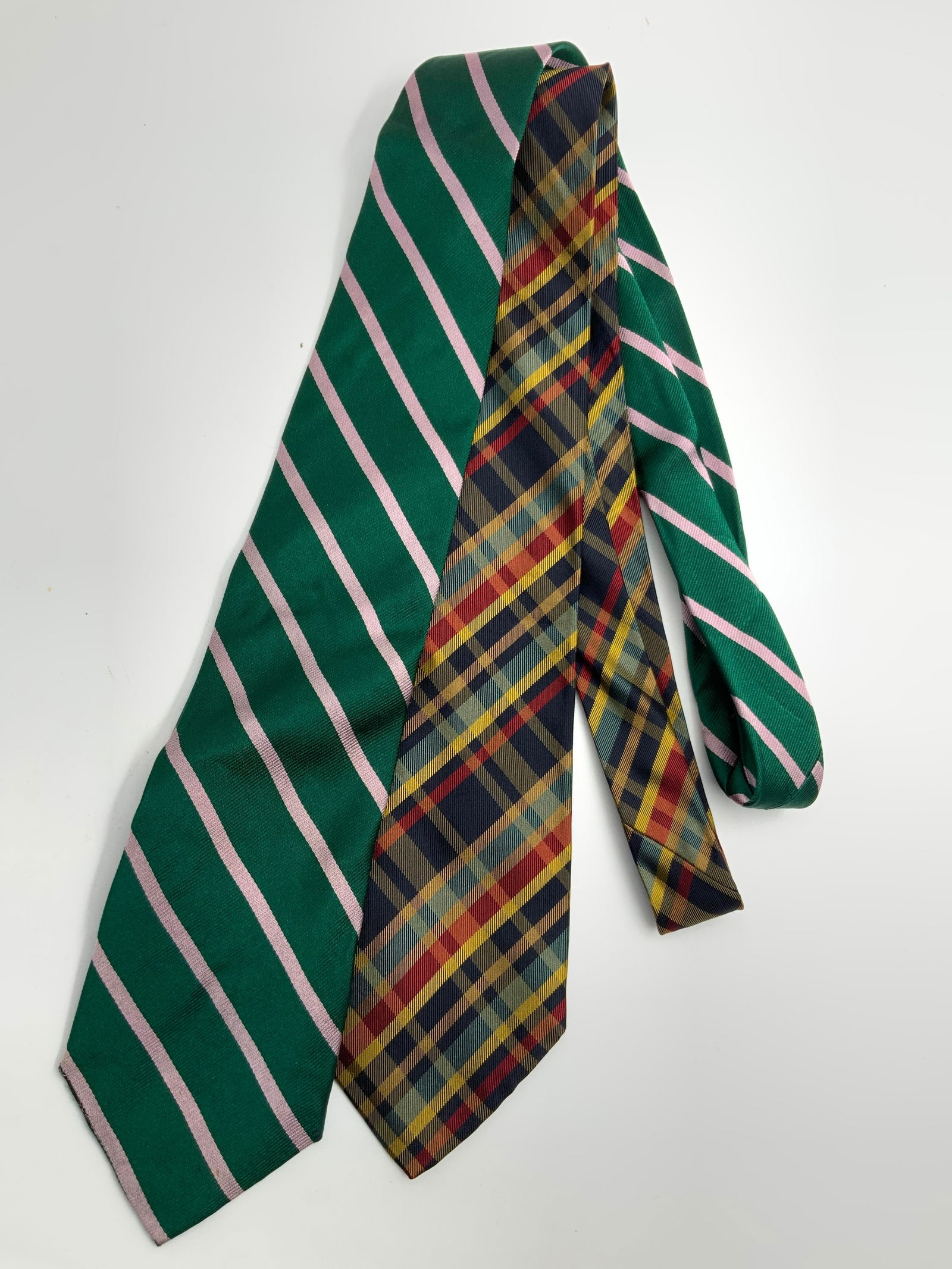 Lot 2 Silk Ties, Lands End & Hugo Boss, Italy: Lot of 2 silk striped ties. 1 marked Lands End, the other marked Hugo Boss. All silk. Approx 60 inches long. Moderate wearing to threading on ties. Lands end tie, silk ties, suit ties, patterned ties,