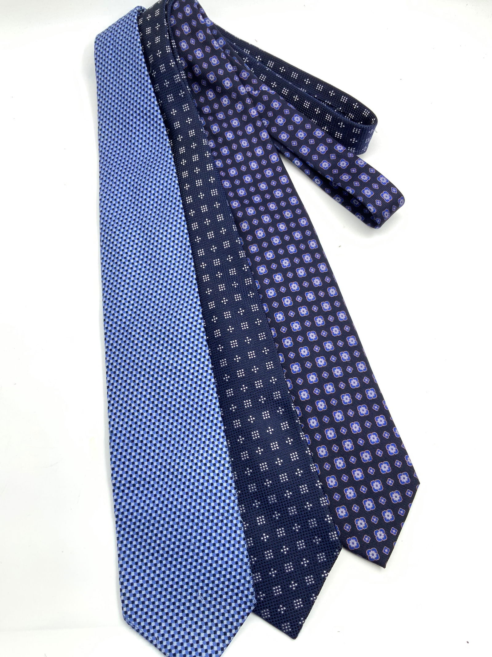 Lot 3 Silk Ties, Tom James, Les Copains & More (1 of 8)