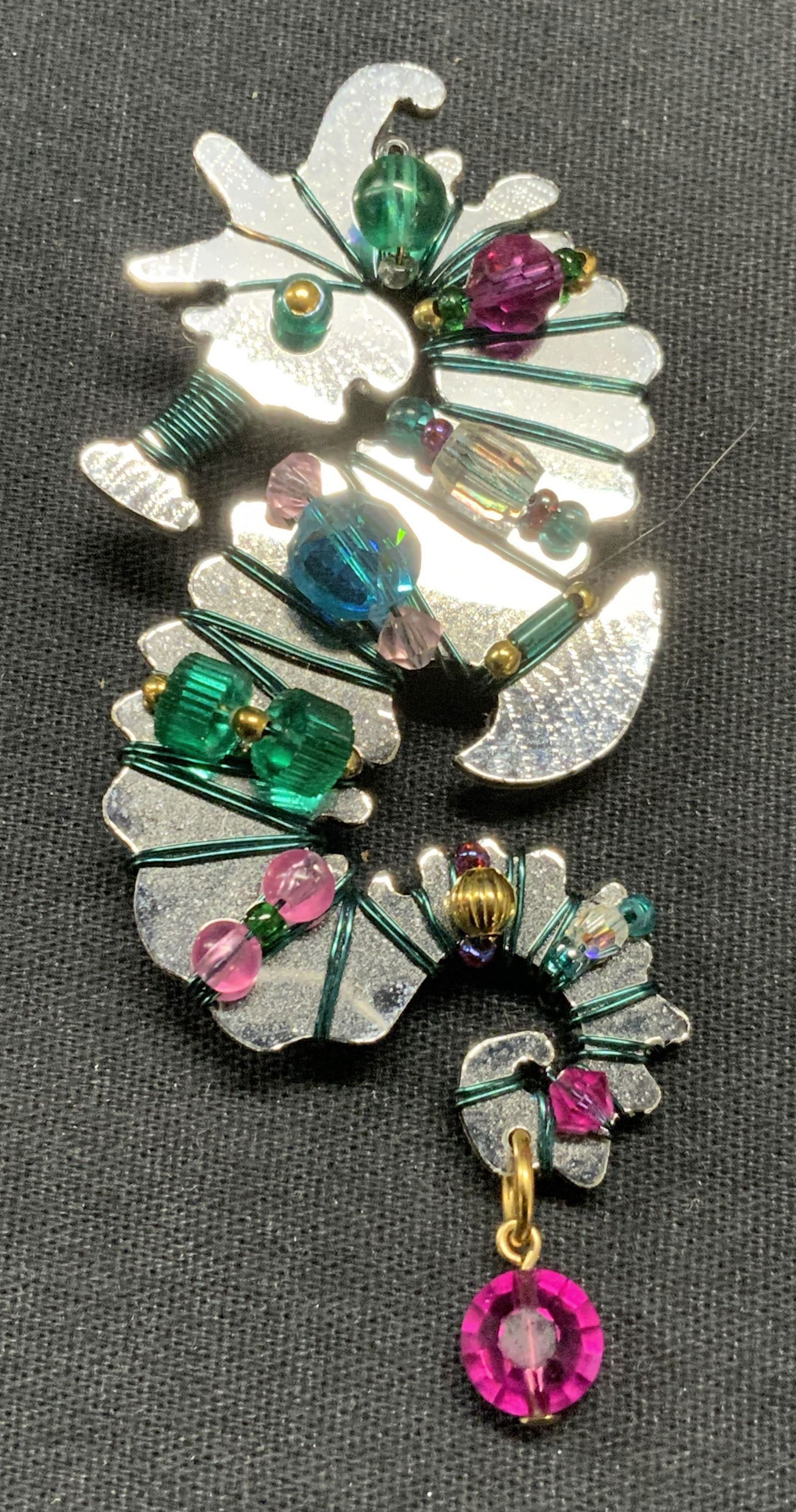 Vintage LIZTECH Silver Tn Crystal Seahorse Brooch (1 of 6)