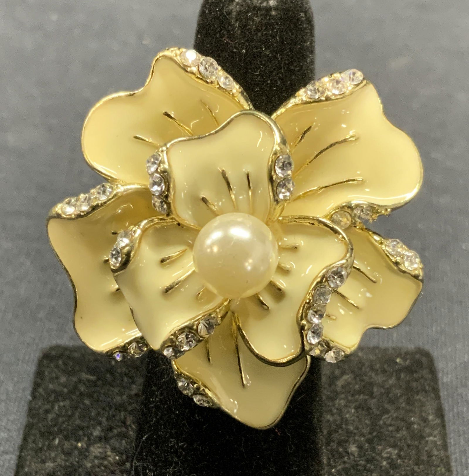 Gold Tone Enameled Faux Pearl Flower Ring (1 of 6)
