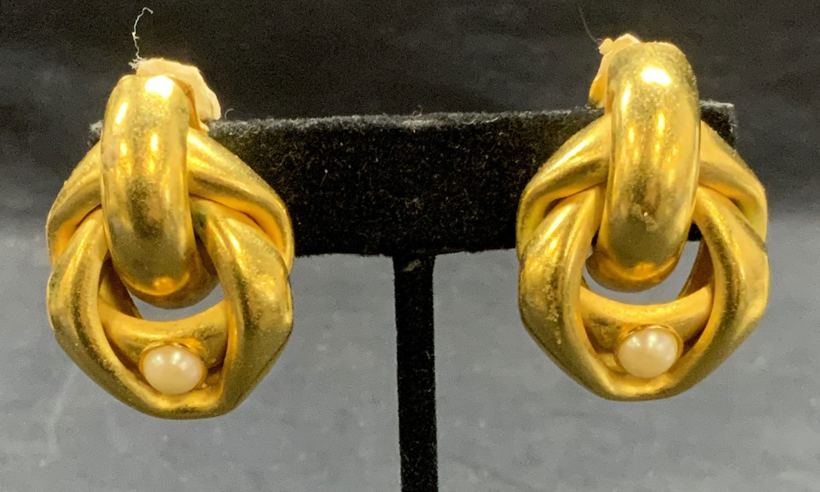 Vintage Gold Tone Faux Pearl Earrings (1 of 6)