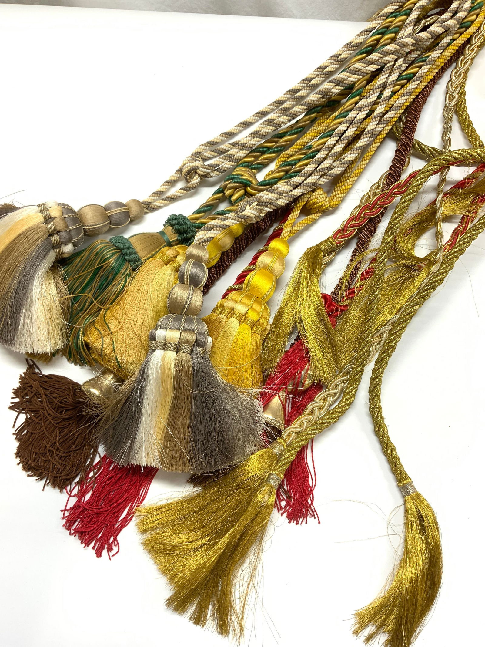 10 Grand & Embellished Tassel Drape Tie- Backs (1 of 9)