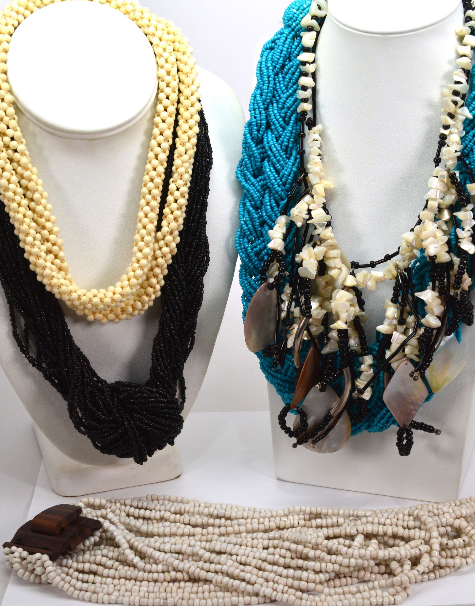 Womens Chunky Beaded Necklaces 5 Pieces (1 of 4)