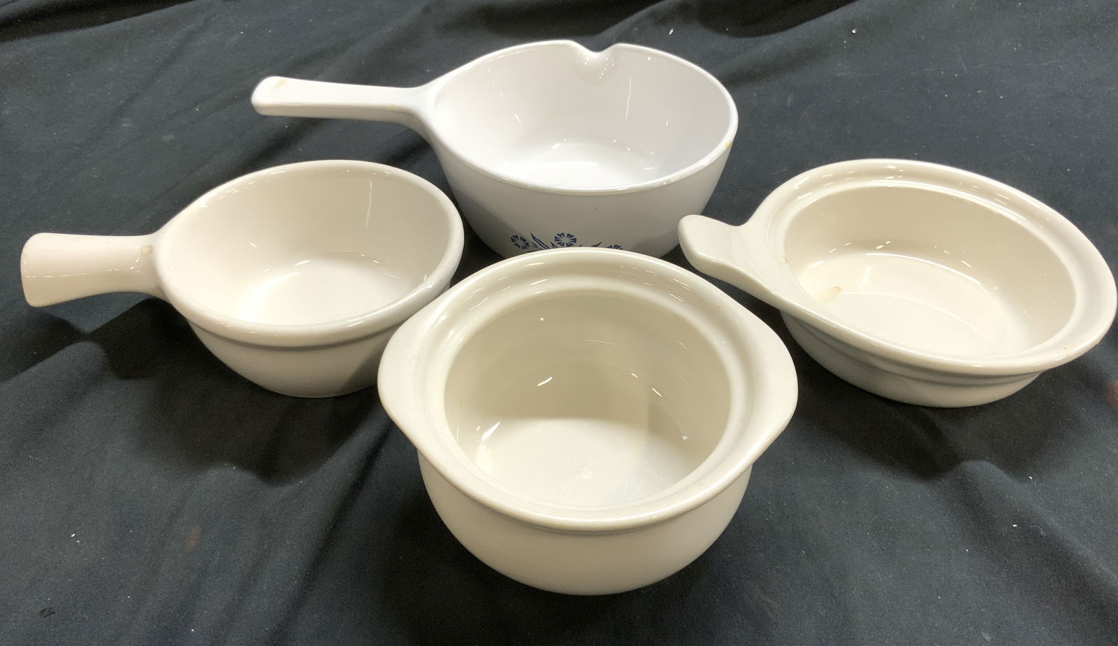 Lot 4 CORNINGWARE & Porcelain Sauce Pans (1 of 9)
