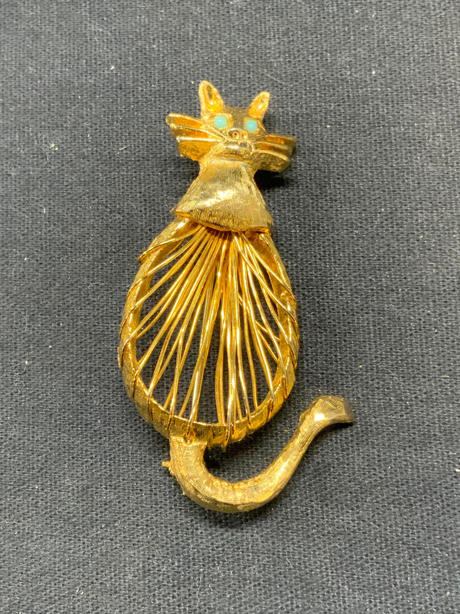 Brushed Gold Tone Cat Brooch (1 of 6)