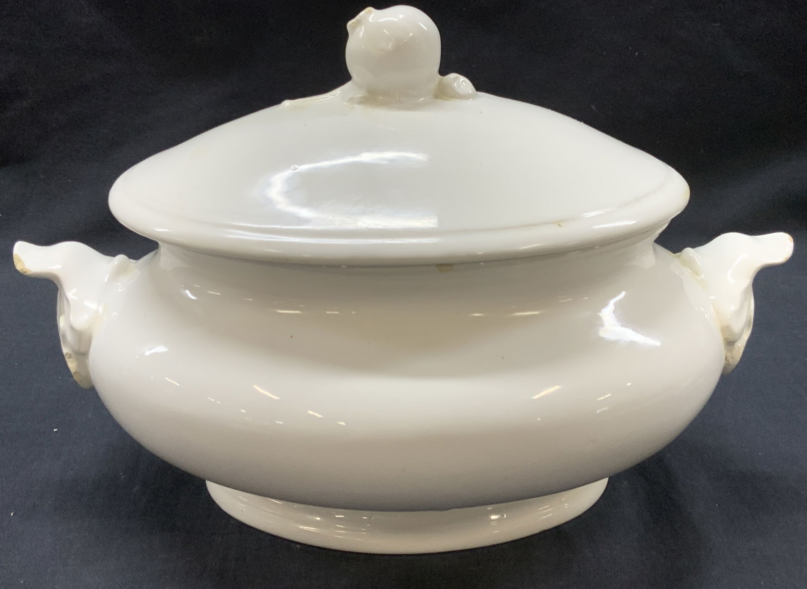 White Ceramic Tureen (1 of 10)