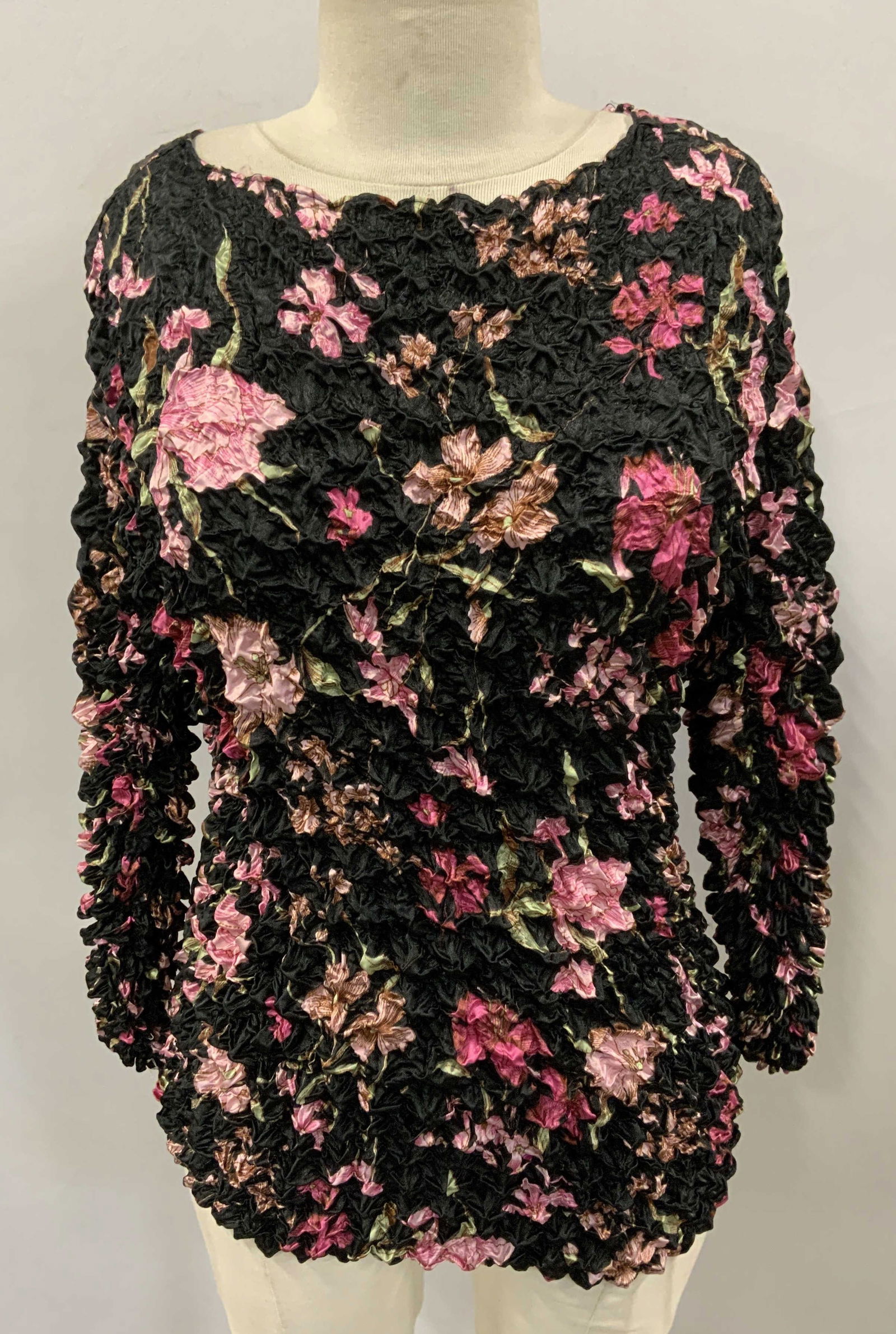 Black Floral Print Popcorn Stretch Top (1 of 6)
