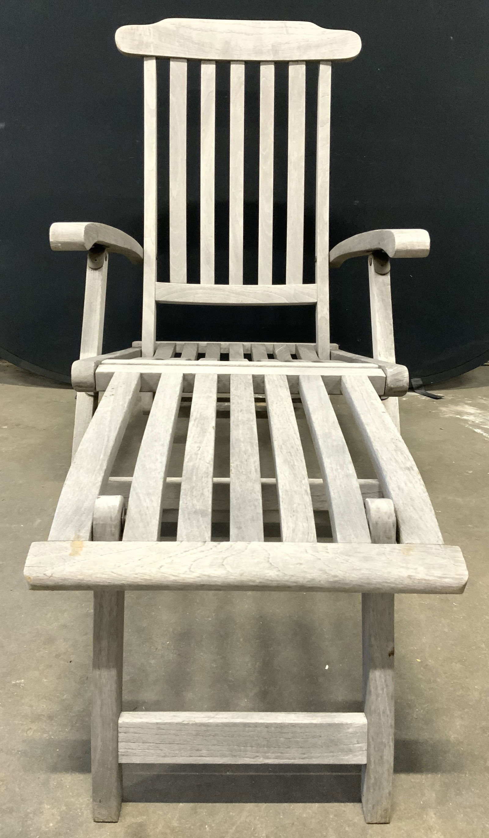 SMITH & HAWKEN Teakwood Outdoor Lounger (1 of 8)