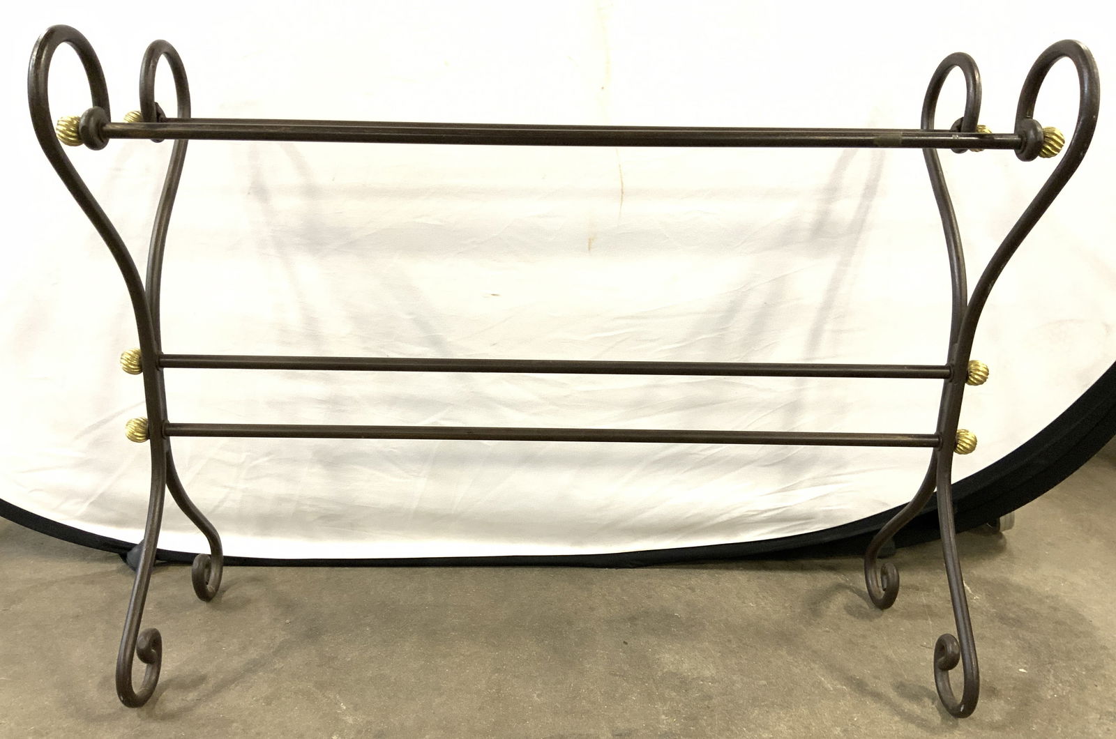 THE BOMBAY CO Vintage Iron Blanket Rack (1 of 8)