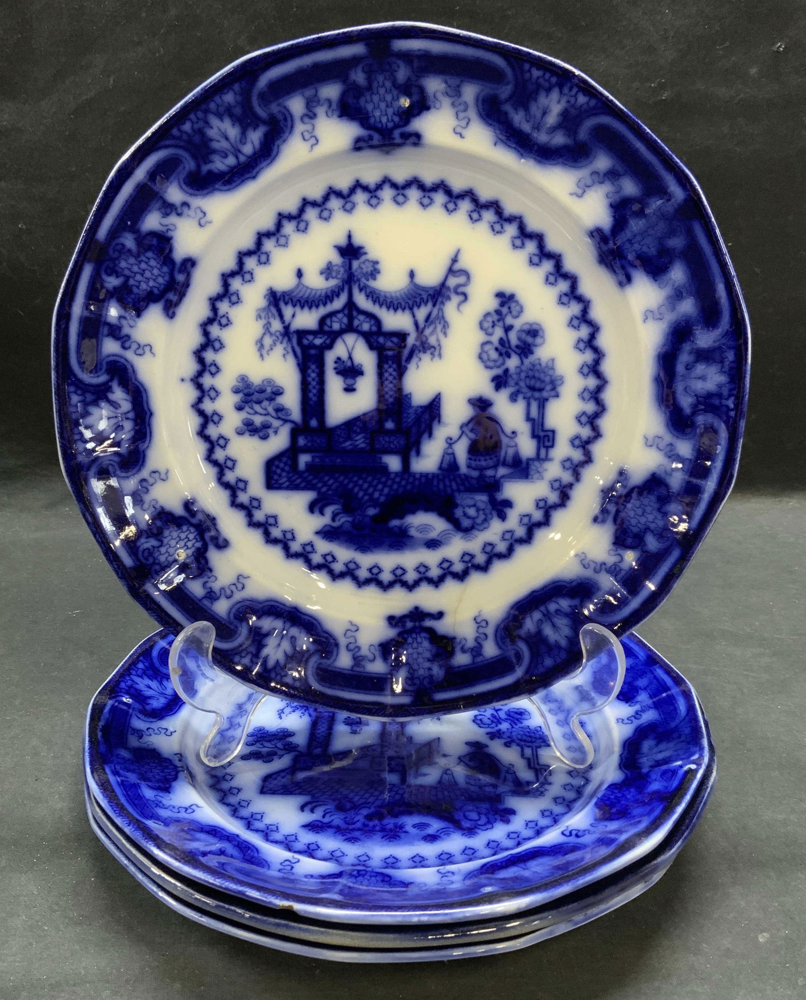 4 TJ&J Mayer Antq Chinese Porcelain Oregon Plates: Set of 4 antique T. J. & J Mayer Chinese porcelain plated in Oregon pattern. Pagoda, figural, and scroll motif. Blue and white Transferware decoration. Measure approx. 9.5 inches diameter each. All pi