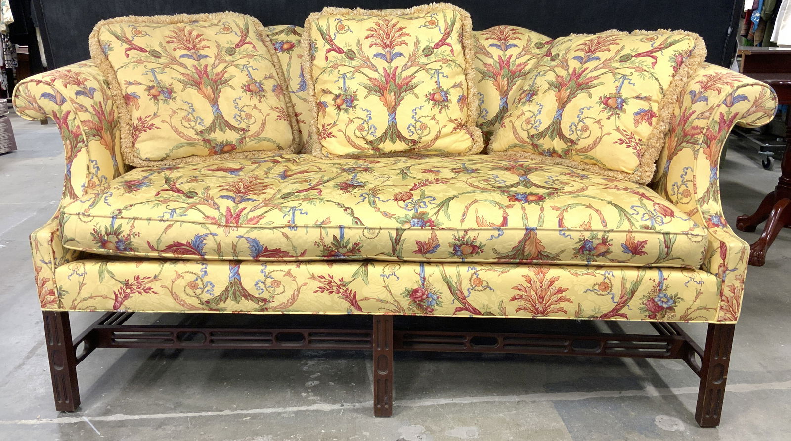 SOUTHWOOD CAMELBACK Chintz Sofa & Pillows USA (1 of 11)