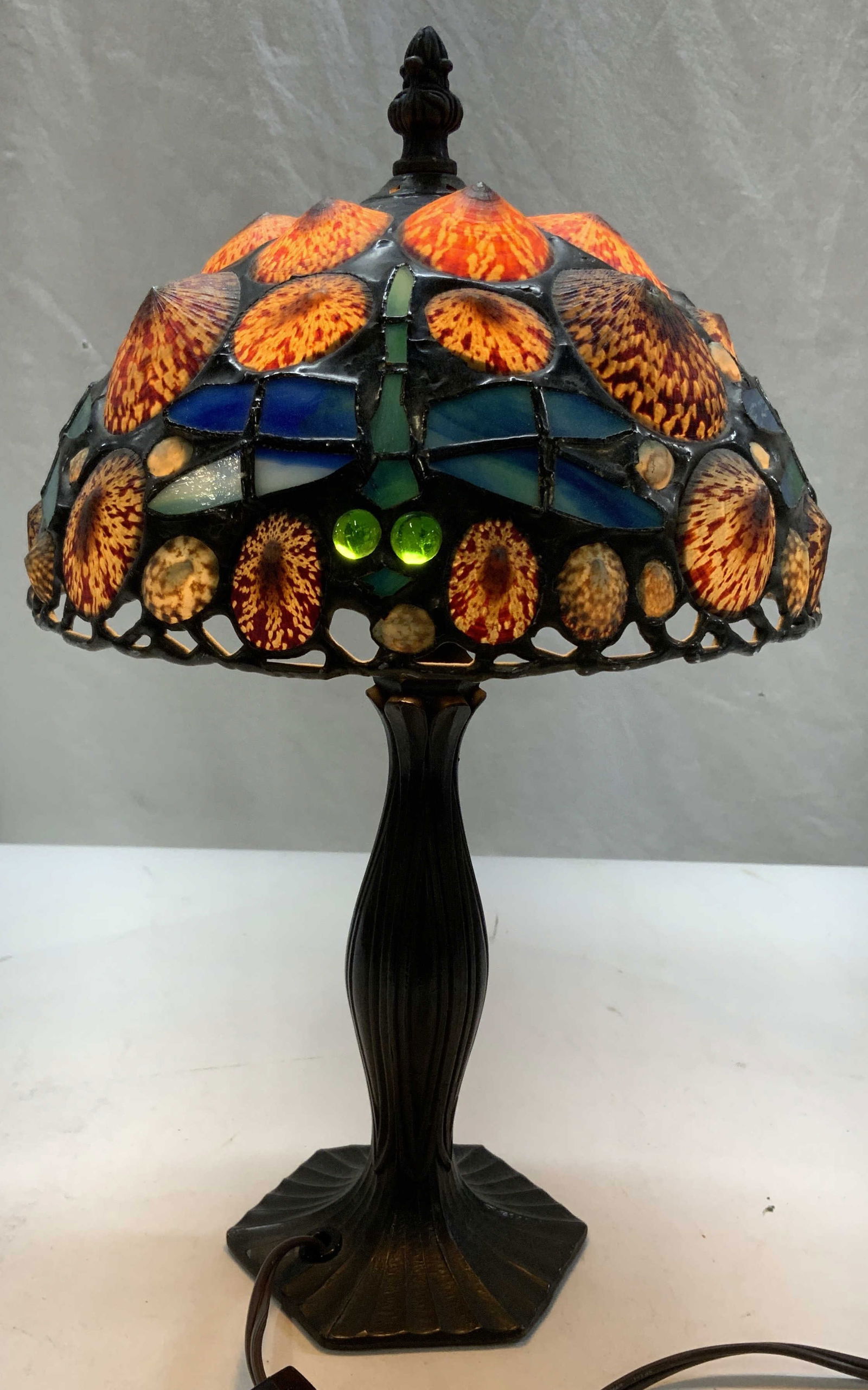 Tiffany Style Hoosin Dragonfly & Shell Lamp (1 of 9)