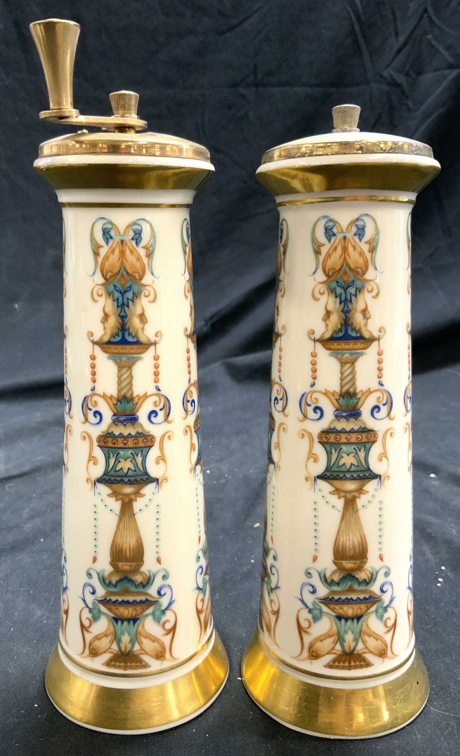 LENOX Porcelain Salt & Pepper Mills USA (1 of 7)