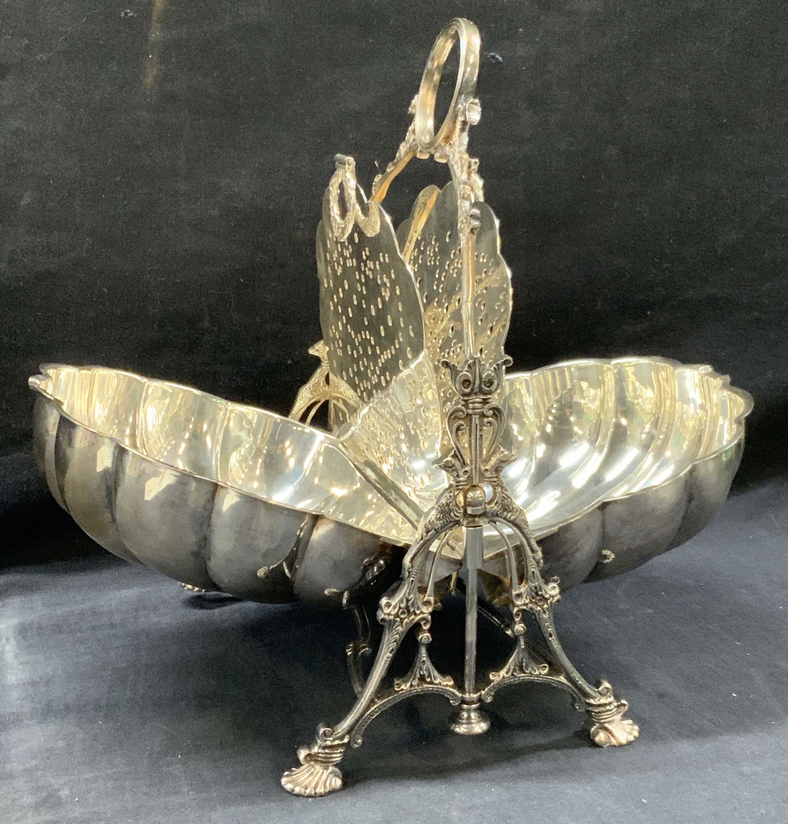 Vtg Silver Plate Sheffield England Clam Bun Server (1 of 11)