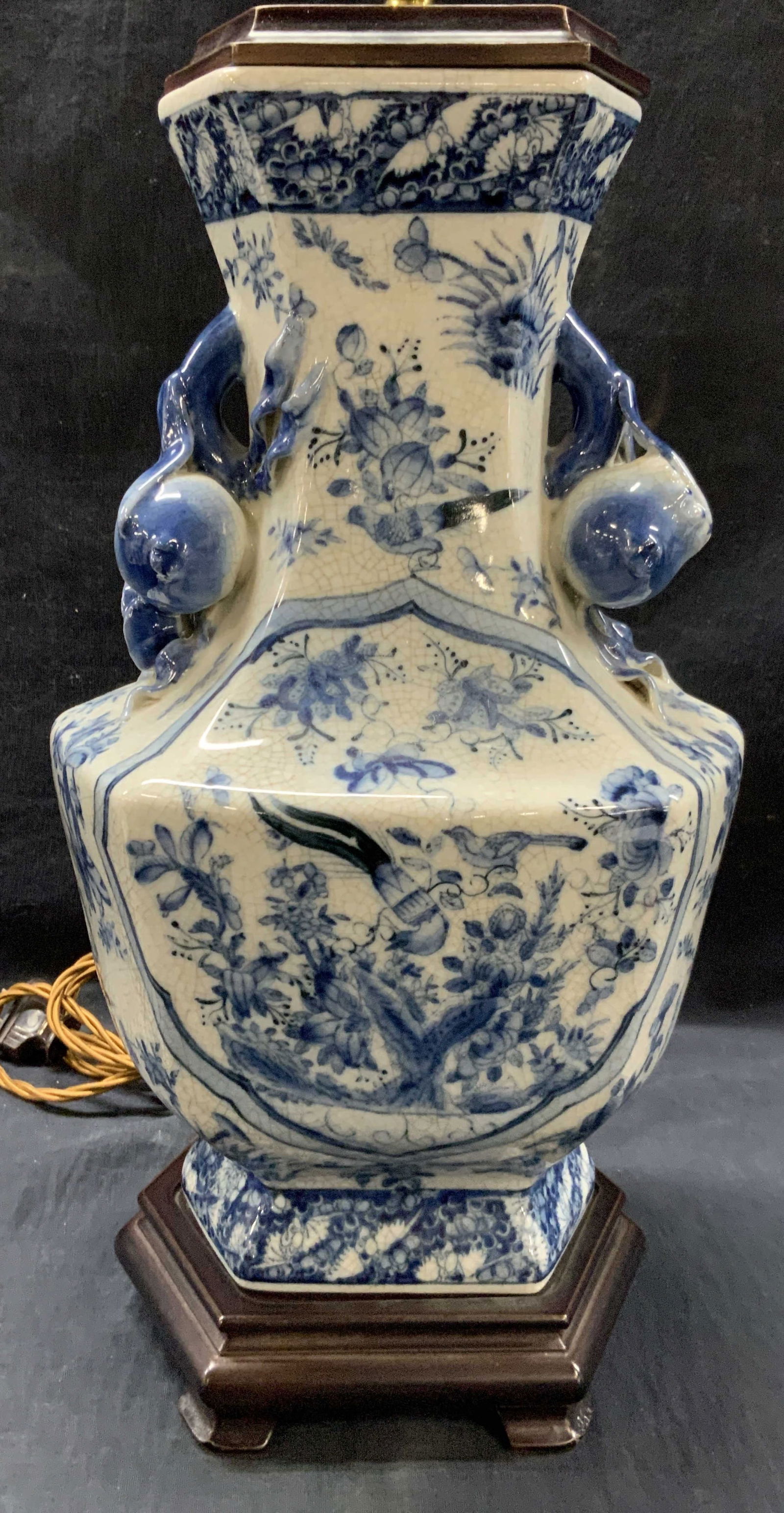 Vintage Hand Painted Asian Ceramic Lamp (1 of 11)