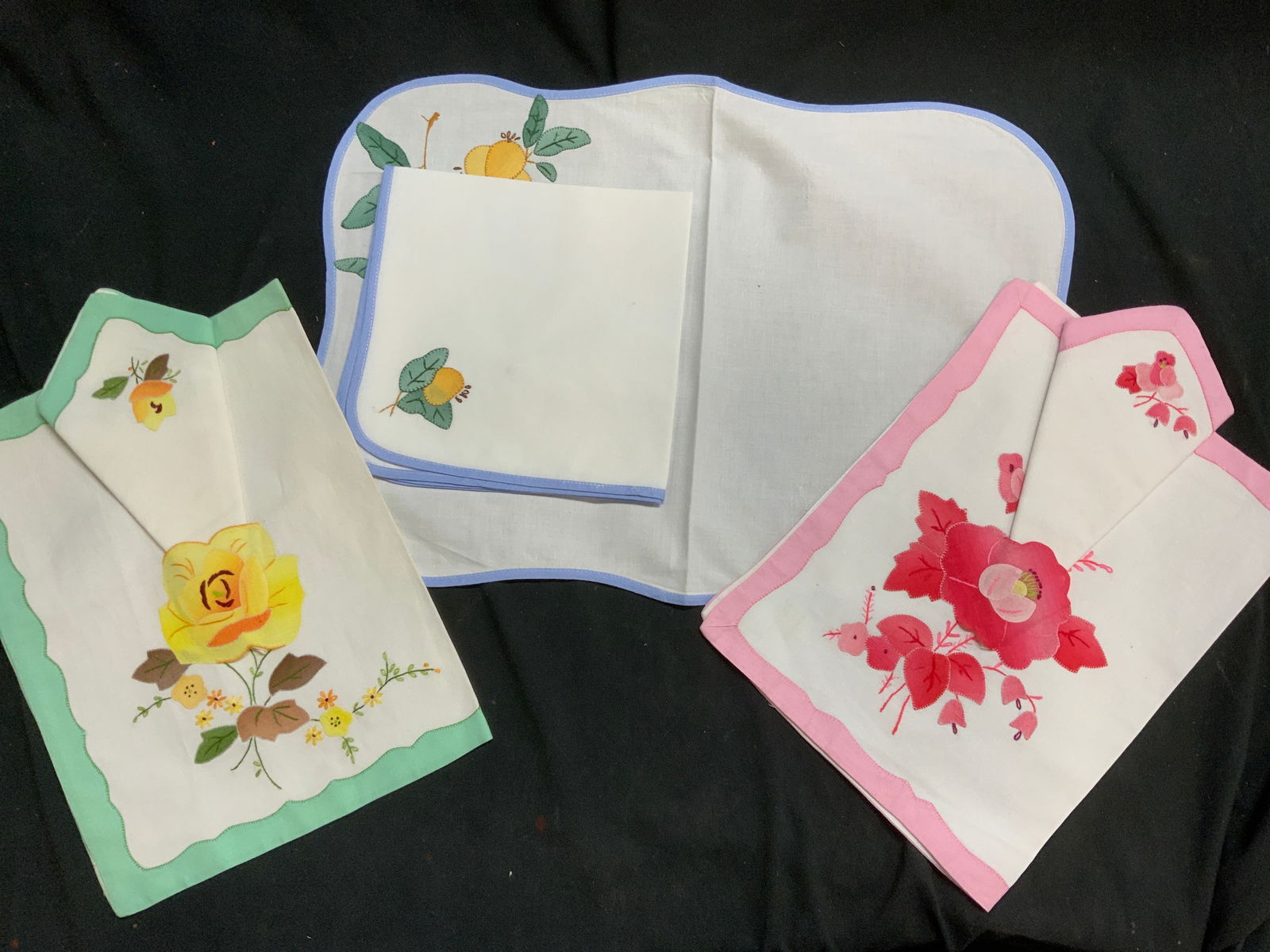 Lot 11 Floral Applique Cotton Table Linens, Spain (1 of 13)