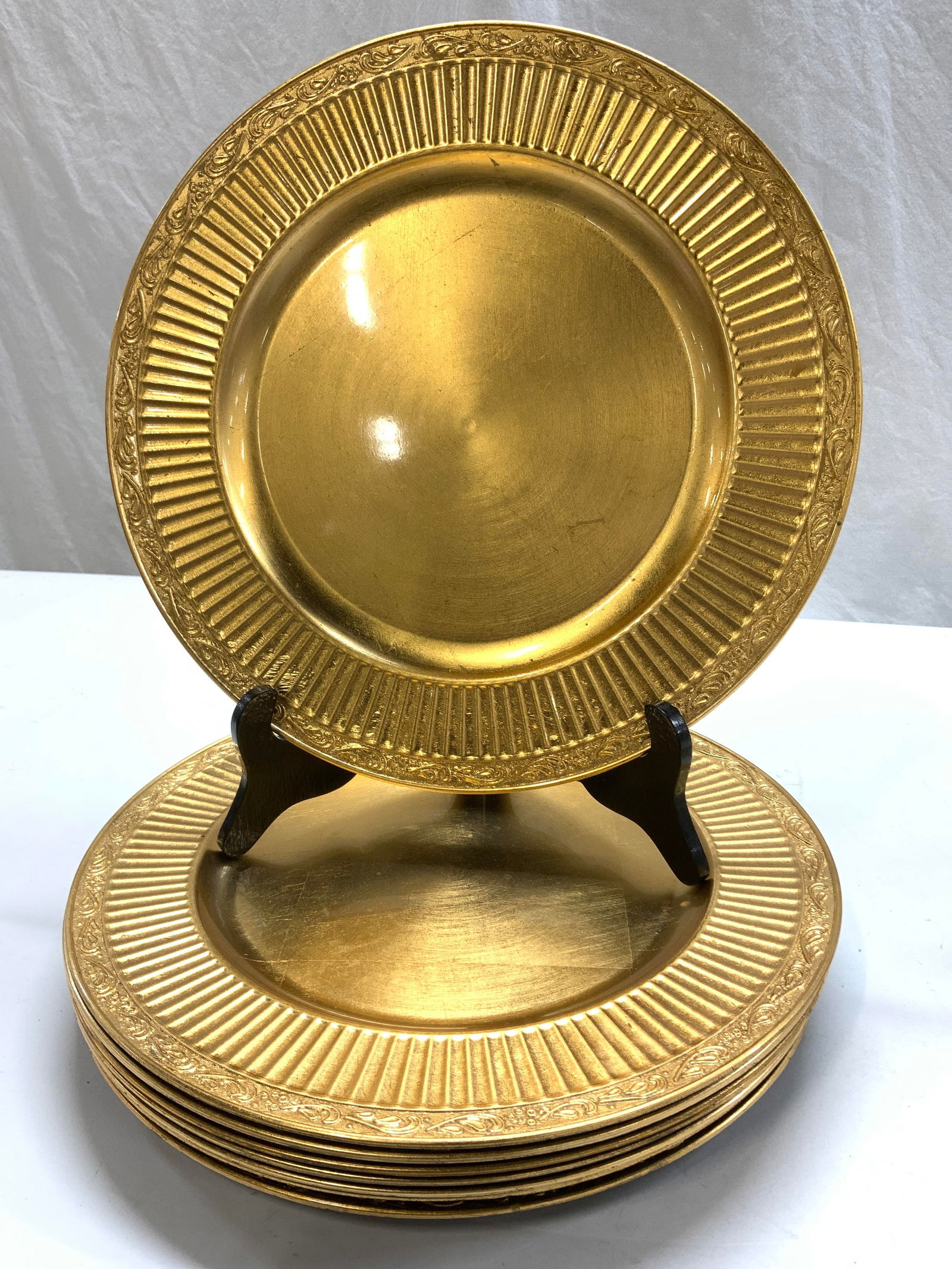 Set 7 Gold Leaf Table Plate Chargers (1 of 6)