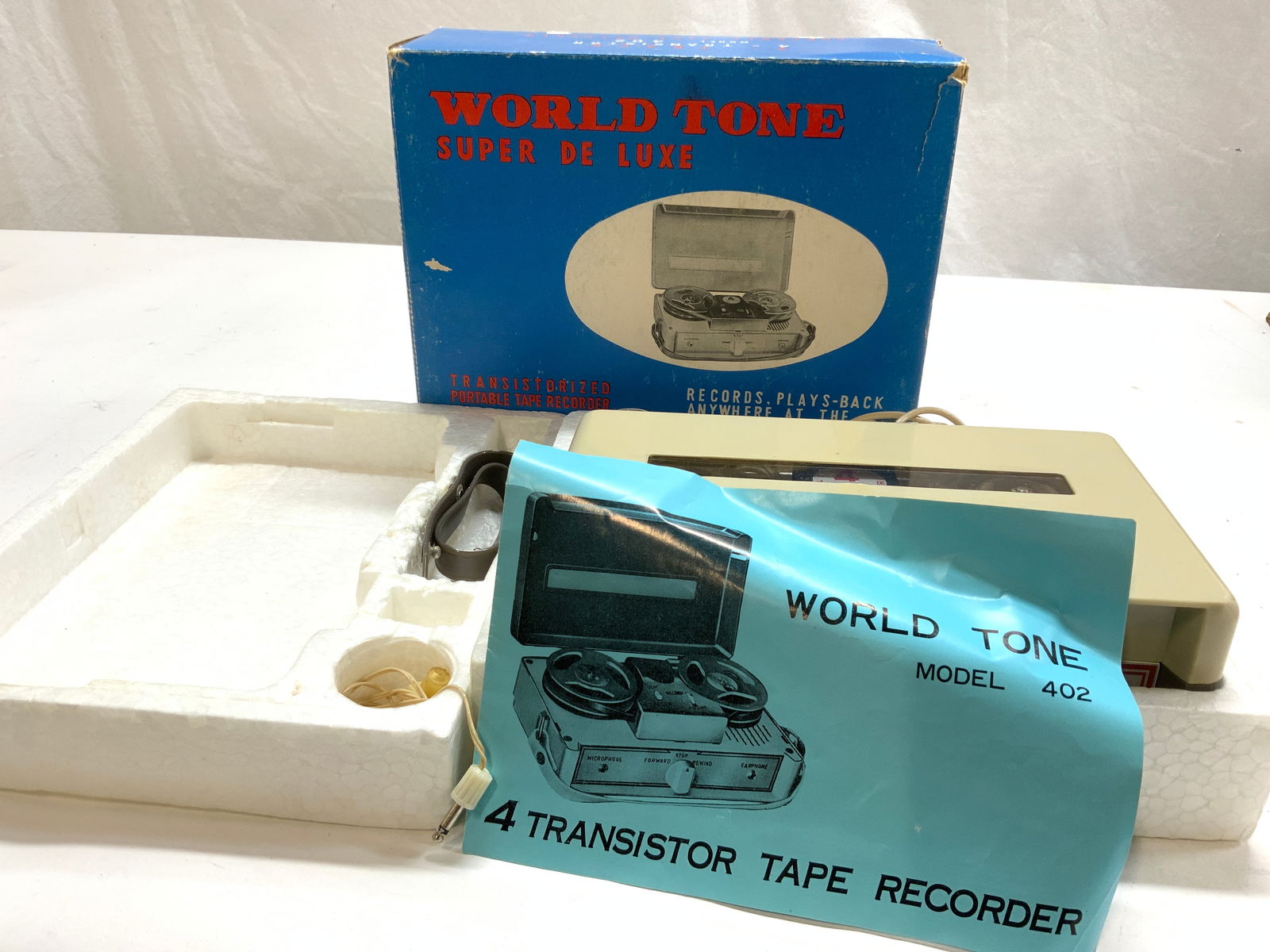 World Tone Portable Tape Recorder & Player Machine (1 of 7)