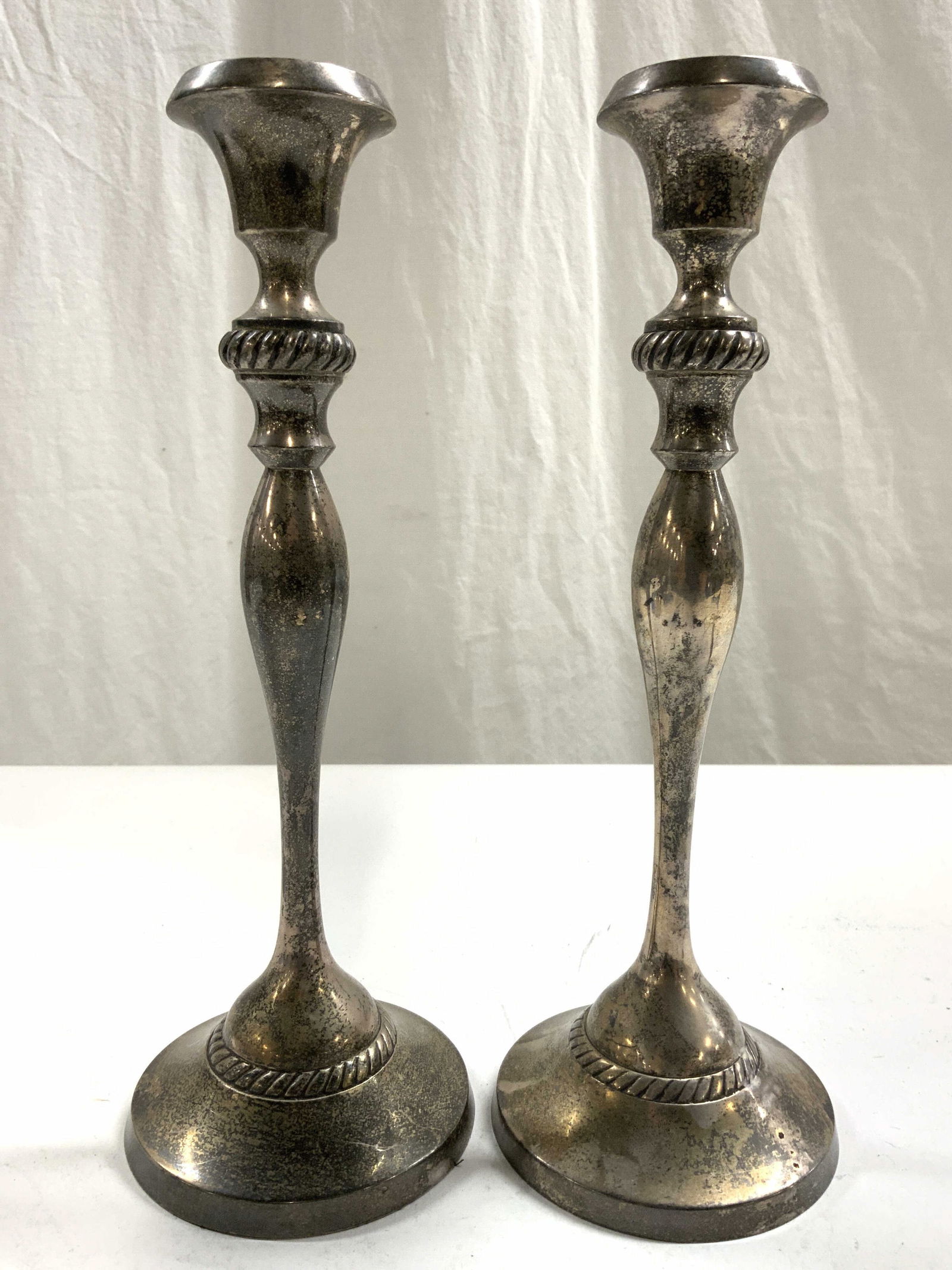 POTTERY BARN Pr Metal Candlesticks (1 of 7)