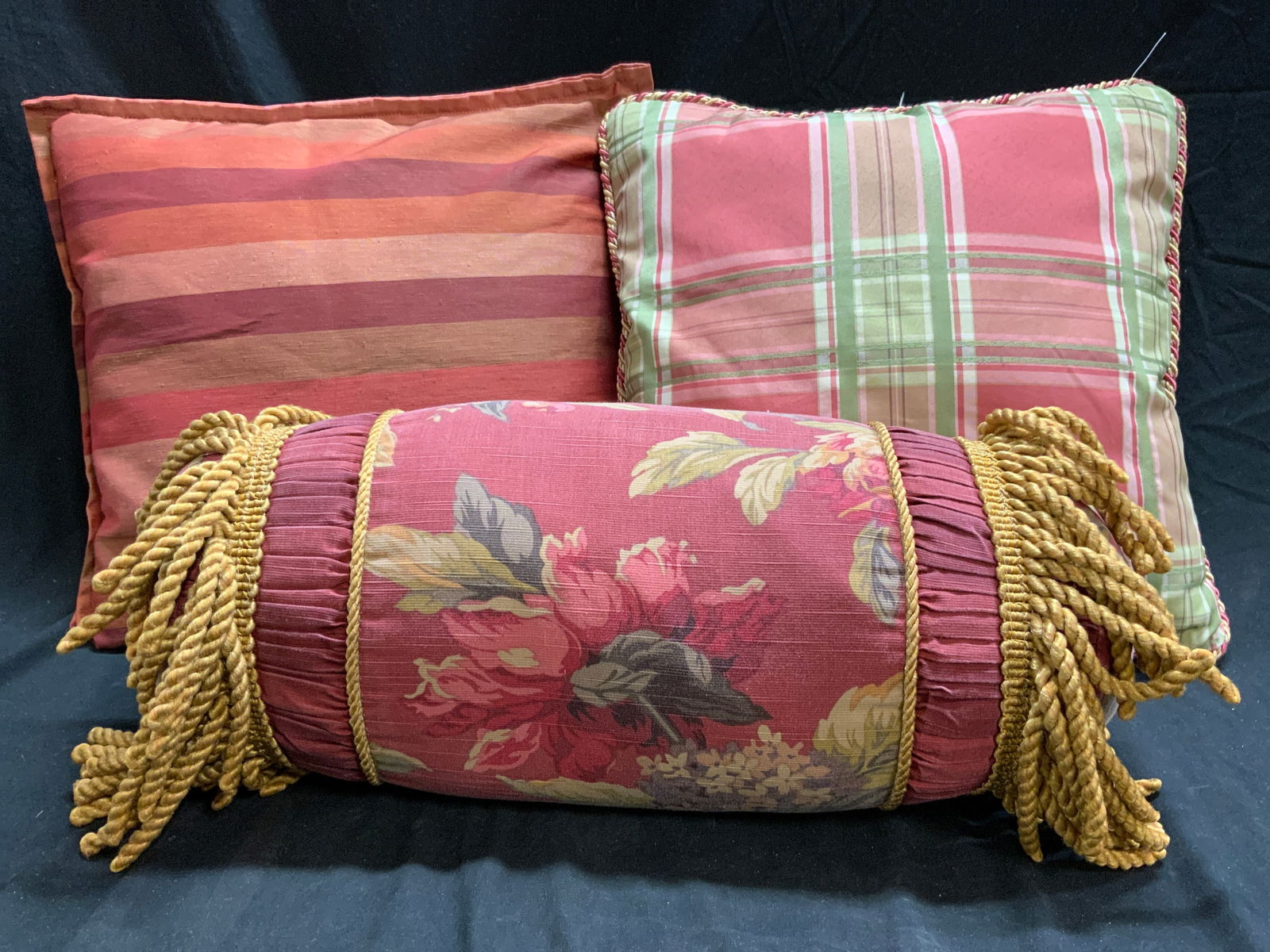 Lot 3 Patterned Throw & Bolster Pillows (1 of 7)
