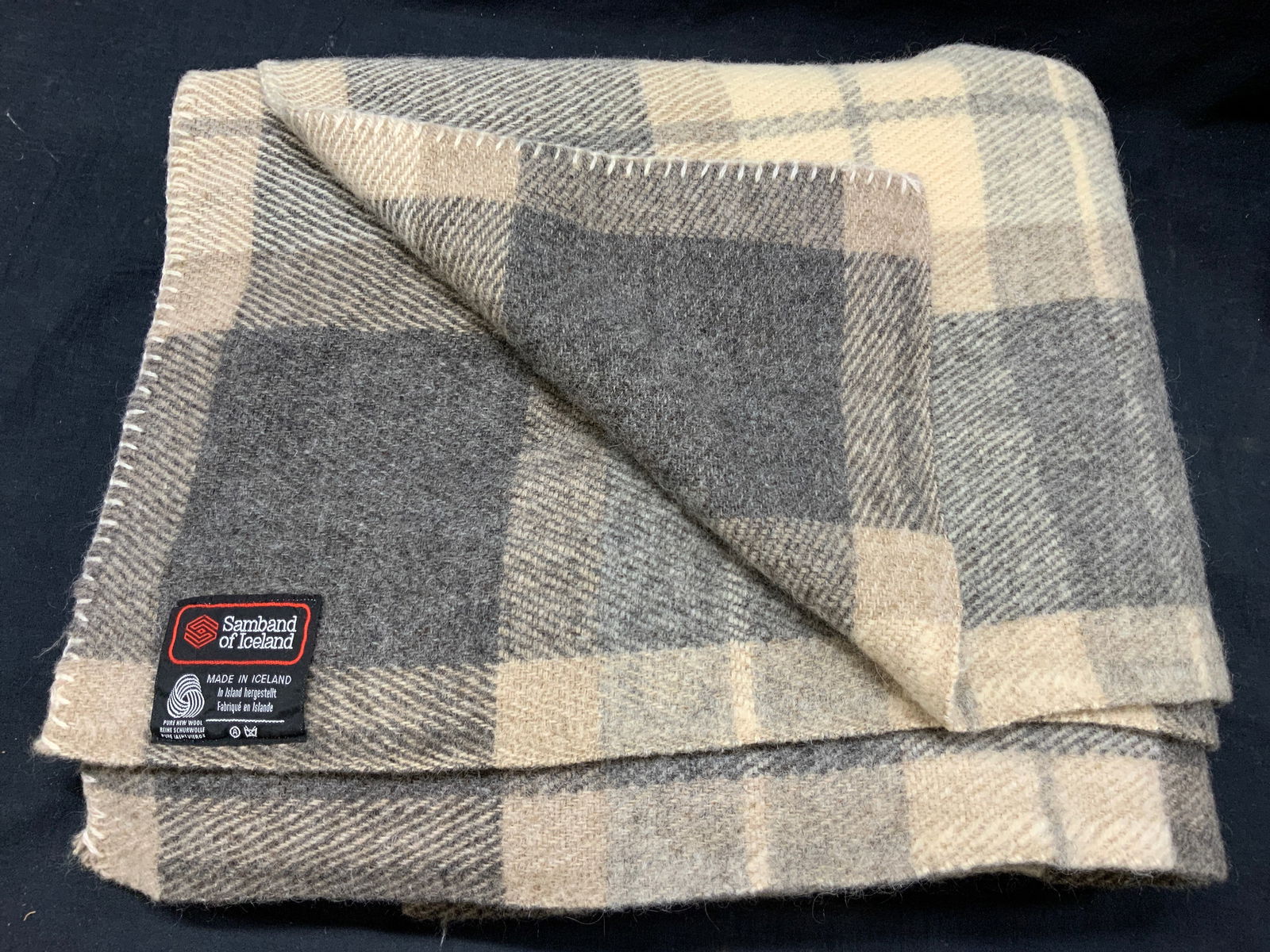 Samband Pure Wool Plaid Blanket, Iceland (1 of 6)