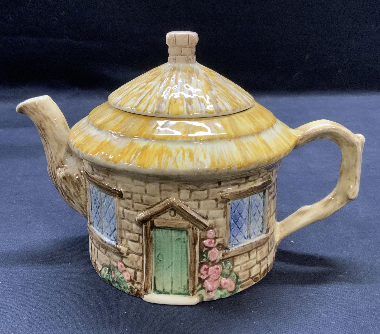 Crown Windsor Croft Cottage Ceramic Teapot England (1 of 6)
