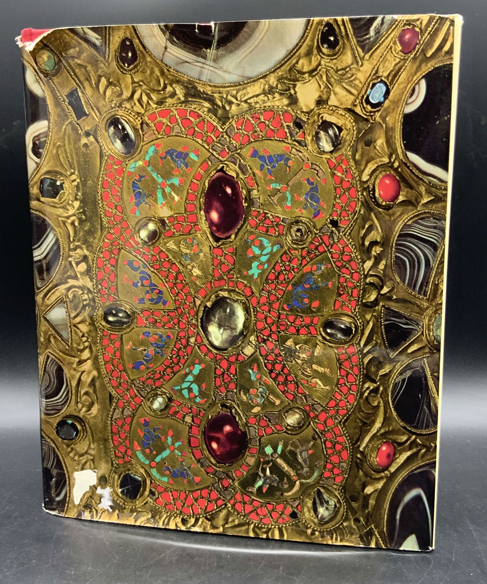 1967 TREASURES OF SPAIN Illustr Book, CANTON: TREASURES OF SPAIN FROM ALTAMIRA TO THE CATHOLIC KINGS Introduction by FJ SANTEZ CANTON Text by JM PITA ANDRADE Published by SKIRA. Translated from the Spanish by Isabel Quigly, C. 1967. Piece feature