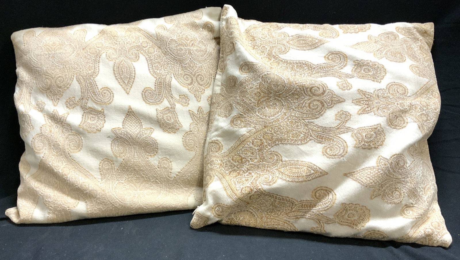 Lot 2 Poly Paisley Throw Pillows Cream (1 of 6)