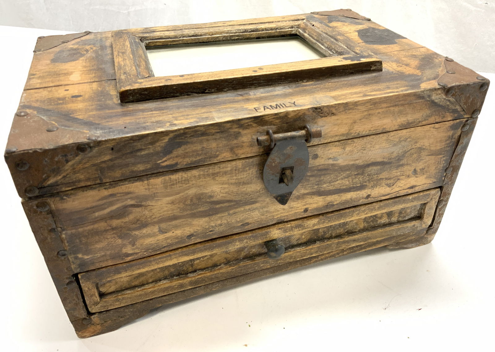 Rustic Wooden Hand Crafted Keepsake Box (1 of 9)