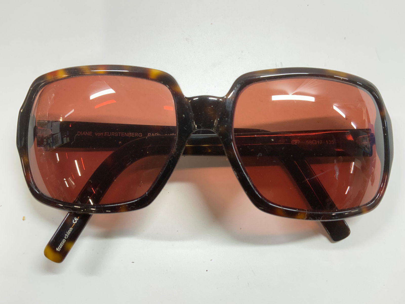 DIANE VON FURSTENBERG Tortoise Shell Frame Shades: Inner arm reads DIANE VON FURSTENBERG PARK AVENUE. Sunglasses have prescription lenses, have tortoise shell style frames. Arms each have DFV trademark. Glasses measure approx 5.25 inches wide 6 inches
