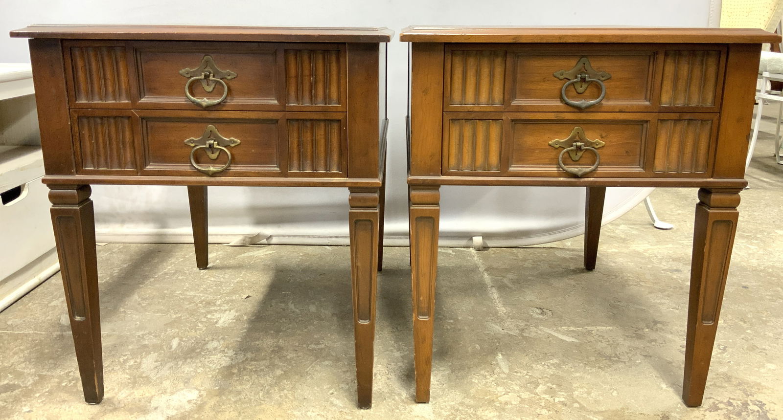 DREXEL HERITAGE Pr Vtg Wood Side Tables W Drawer (1 of 12)