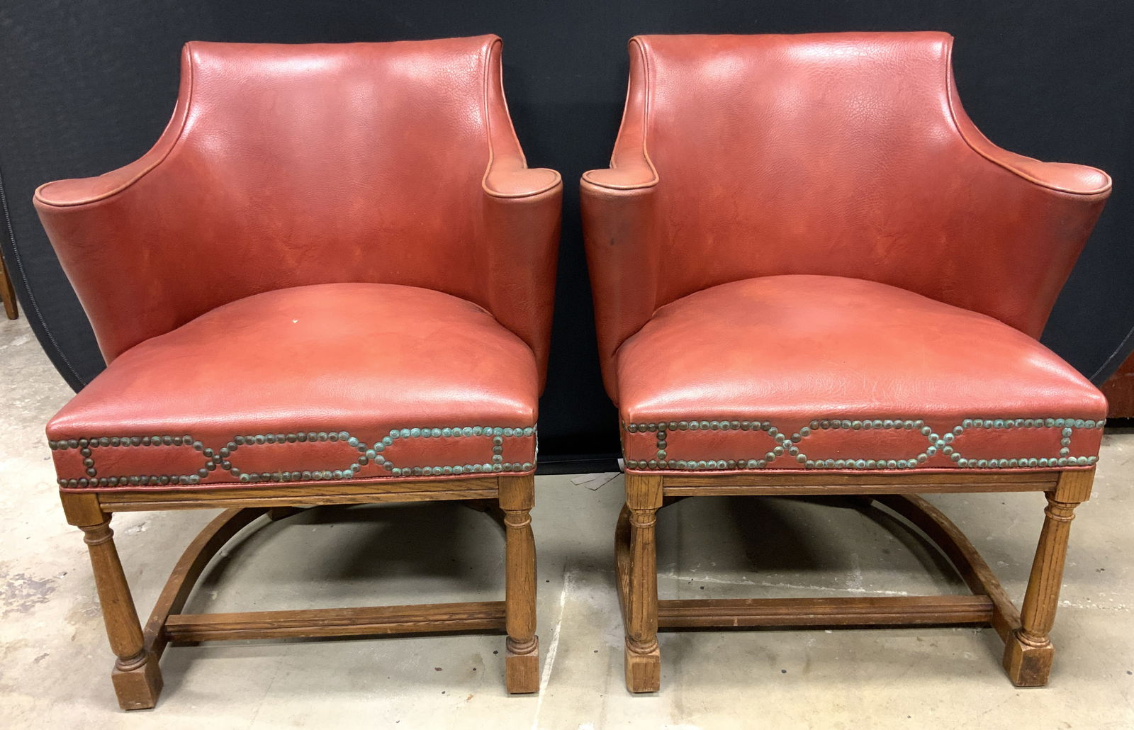 Pr Vtg Traditional English Style Leather Armchairs (1 of 9)