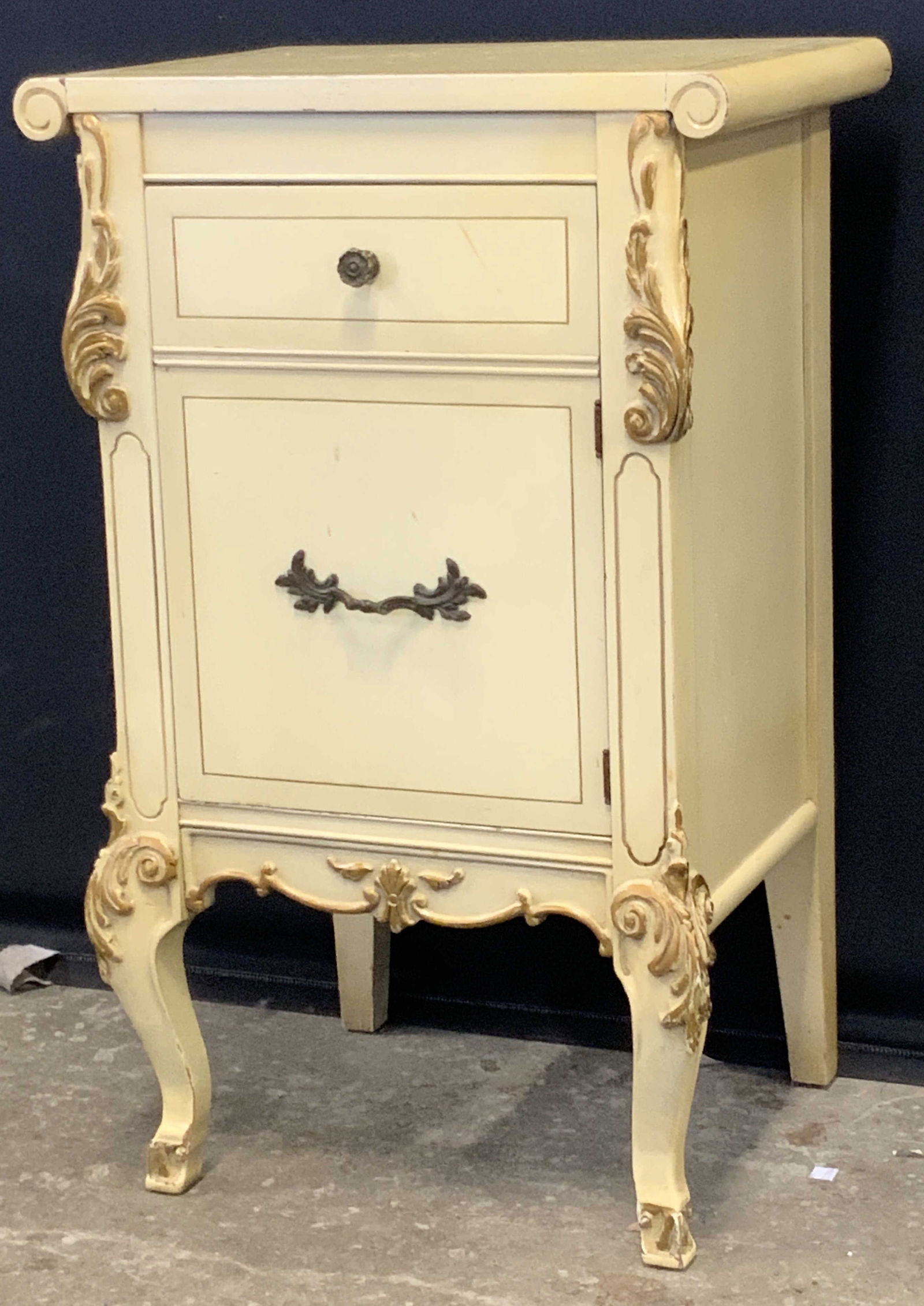 Vintage Painted Yellow Gilt Wood Nightstand (1 of 9)