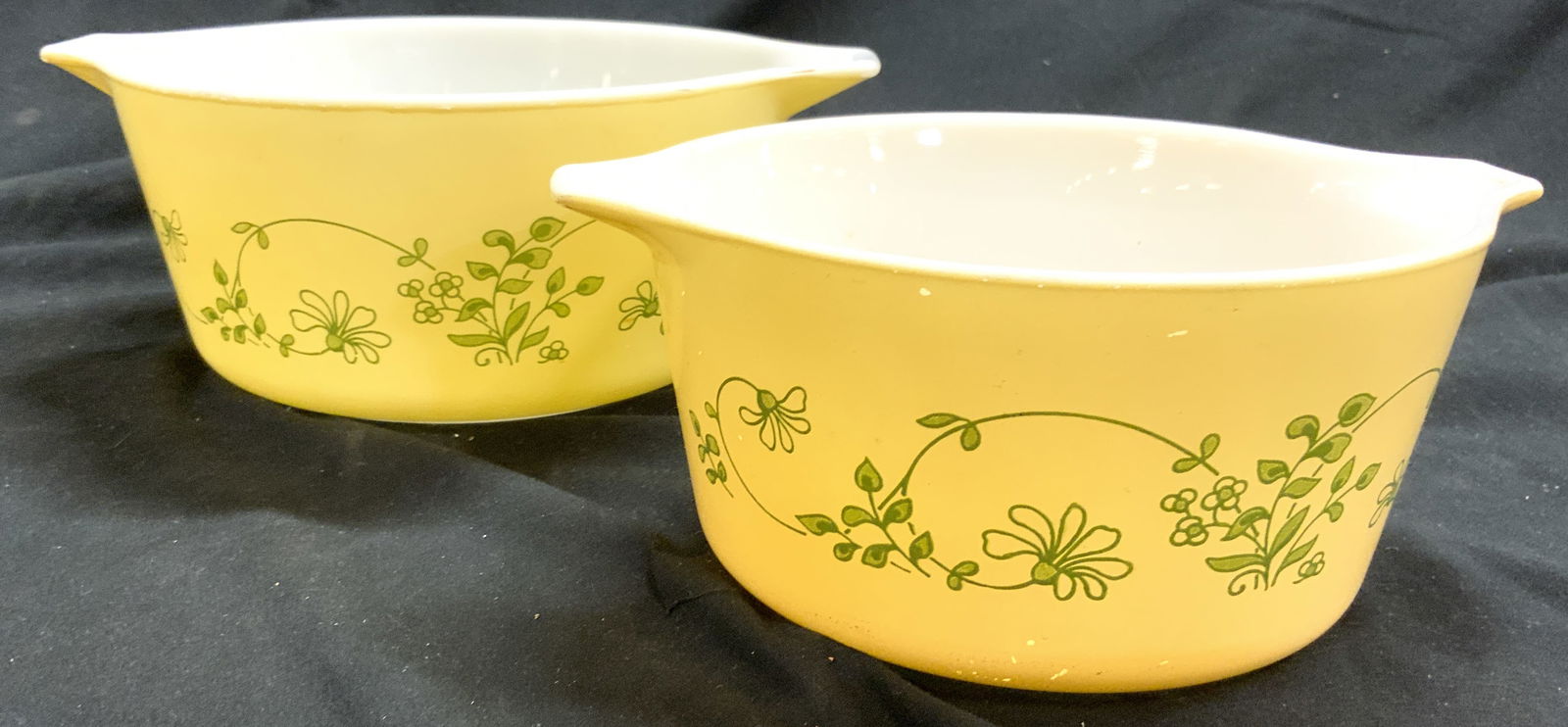 PYREX Lot 2 Serving Bowls Vessels W Handles (1 of 7)