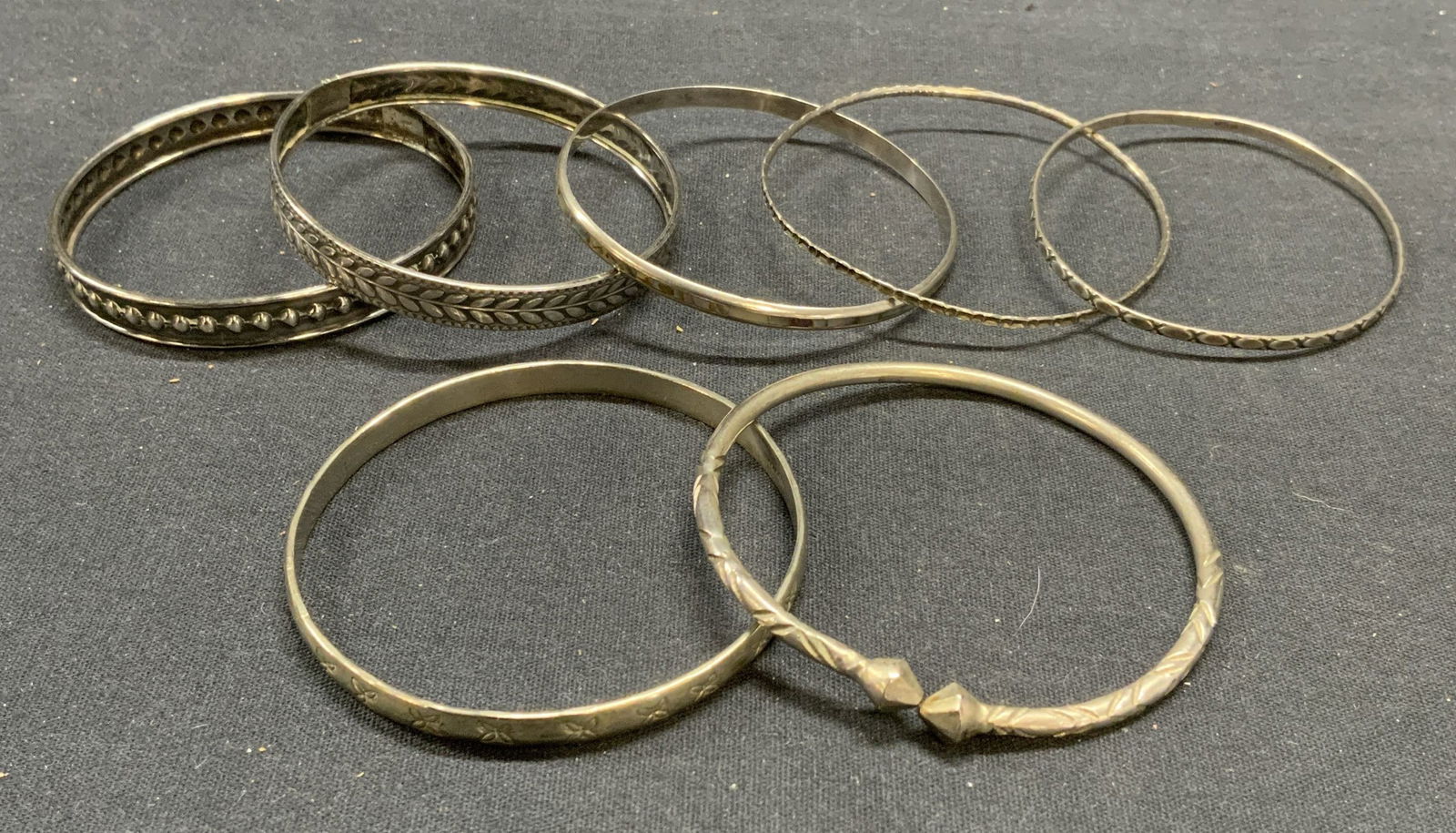 Lot 7 Vintage Sterling Silver Bracelets & More (1 of 8)