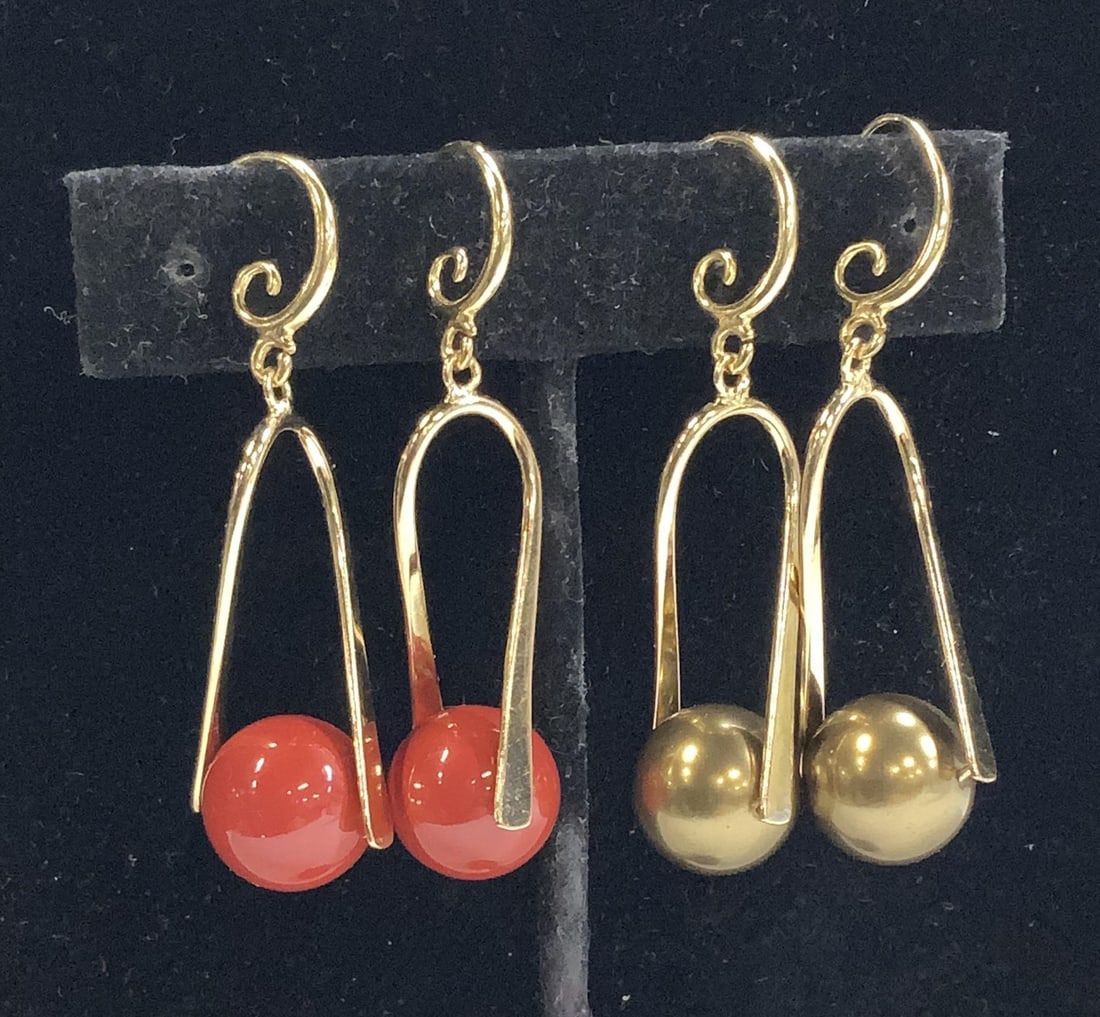 2 Pairs Gold Tn Sculptural Dangle Earrings (1 of 7)