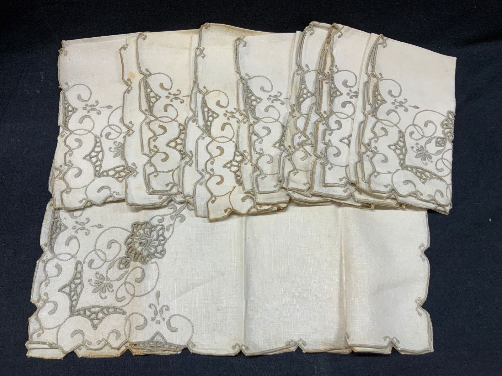 Set 8 Vtg Embroidered Table Linens (1 of 7)