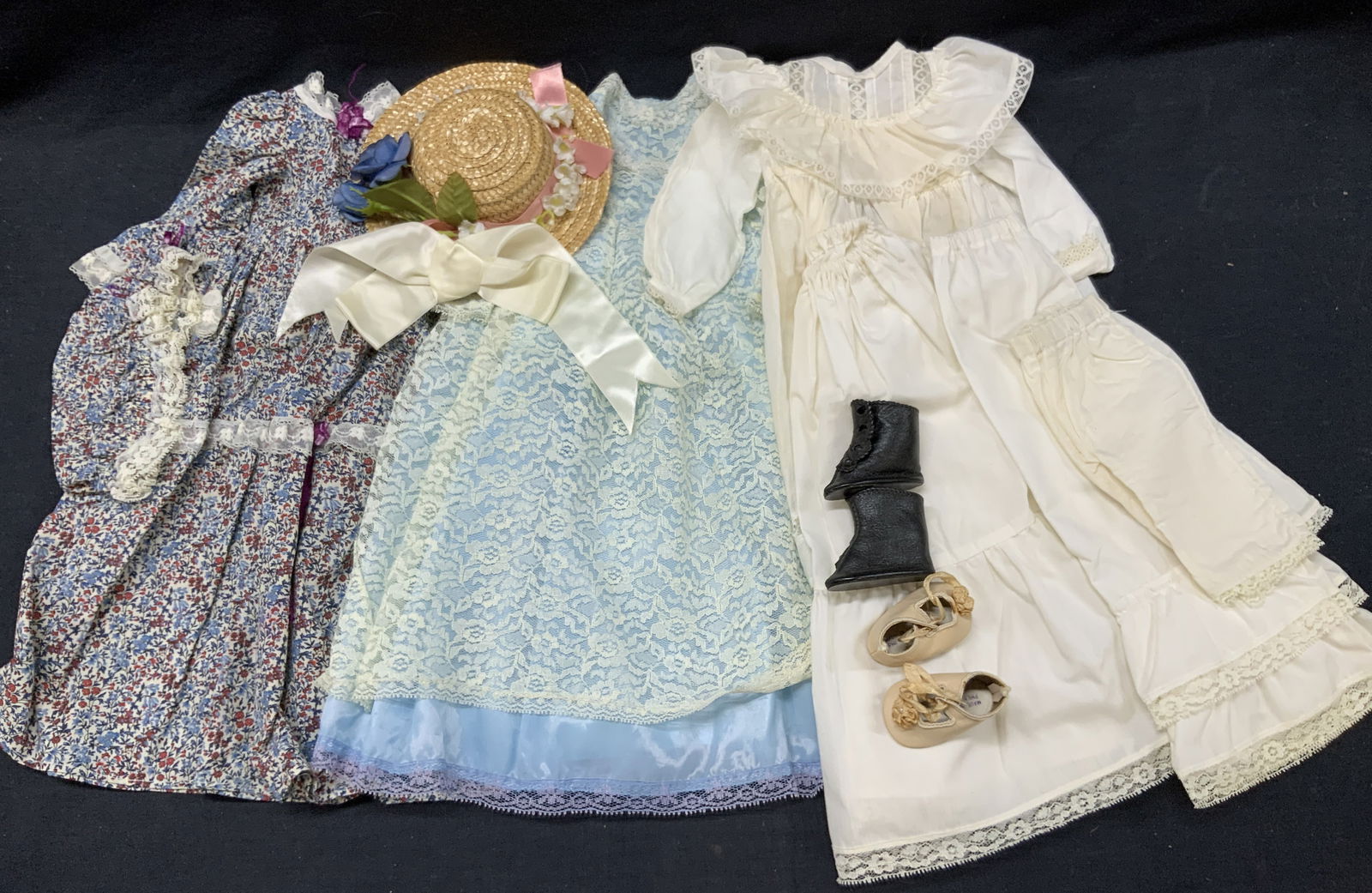Lot 10 Assorted Floral & Lace Doll Clothing (1 of 17)