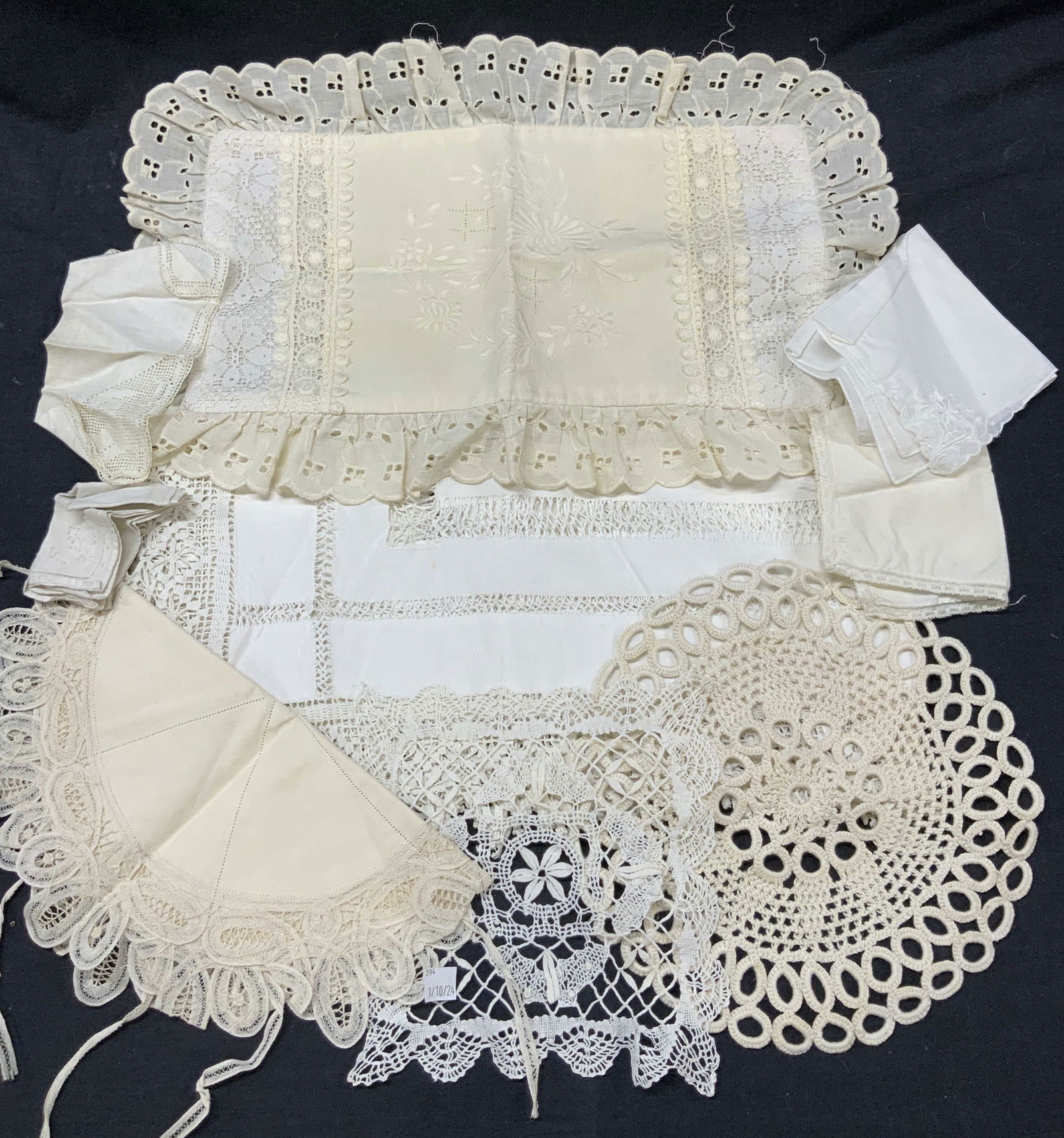 Lot 9 Vtg Lace & Linen House Linens & More (1 of 16)