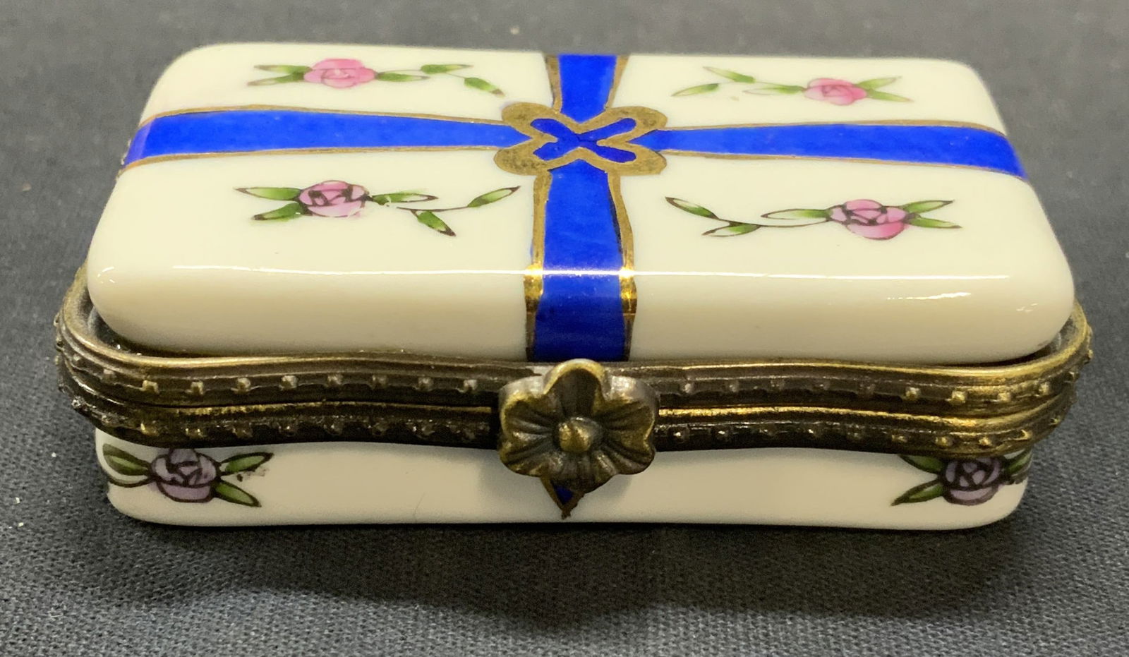 Vintage Gilt Porcelain Trinket Box (1 of 7)
