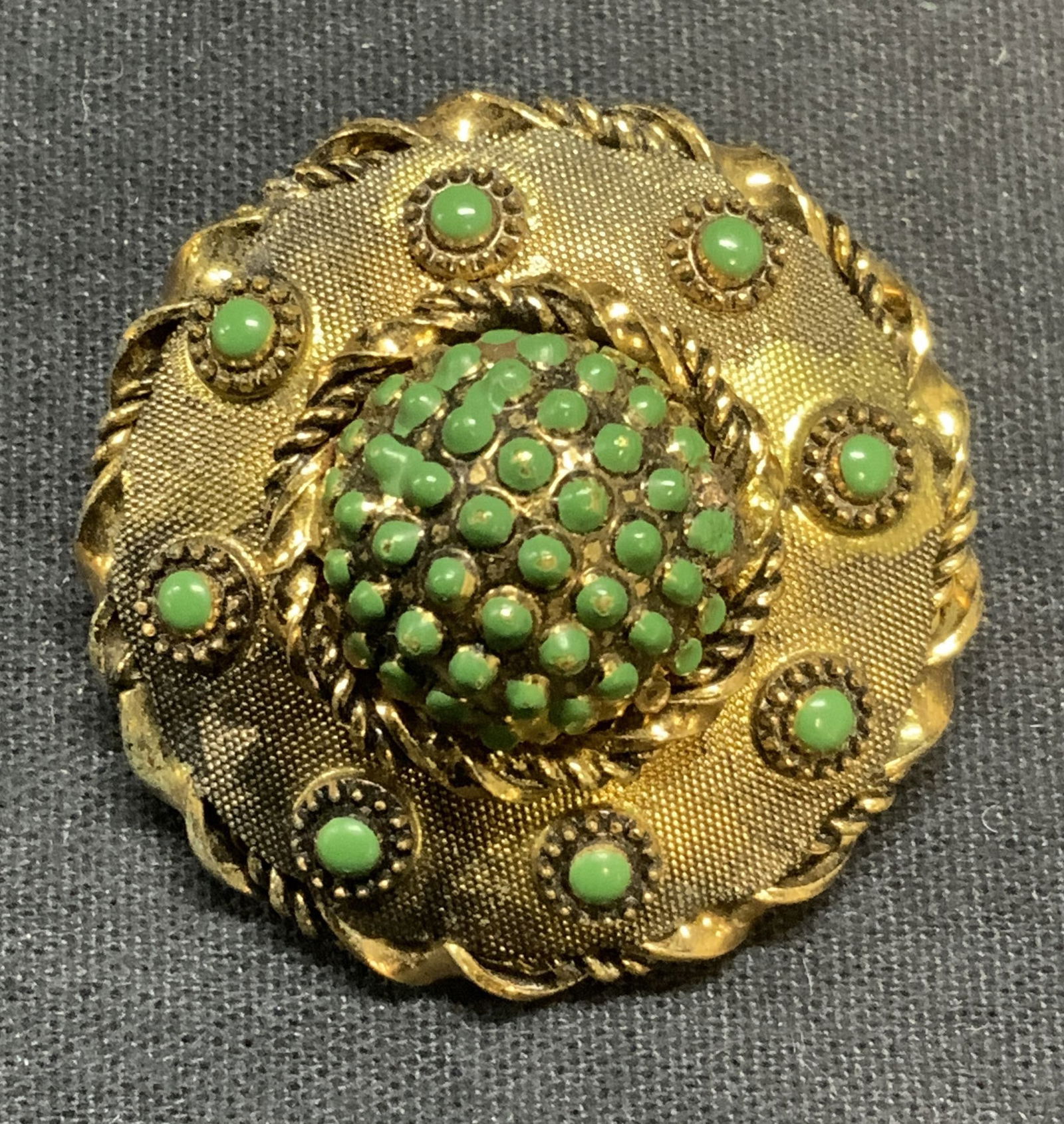 Vintage Gold Tn Green Enamel Brooch (1 of 6)