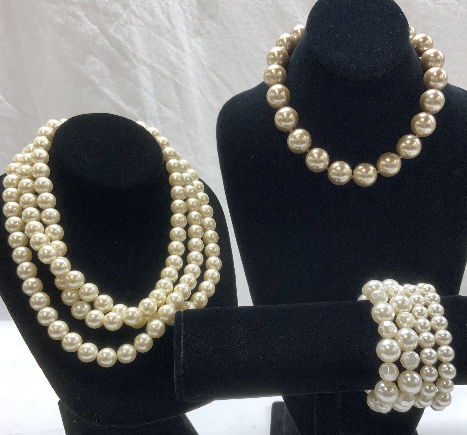 Lot 6 Chunky Pearl Style Choker Neck + Richelieu (1 of 6)