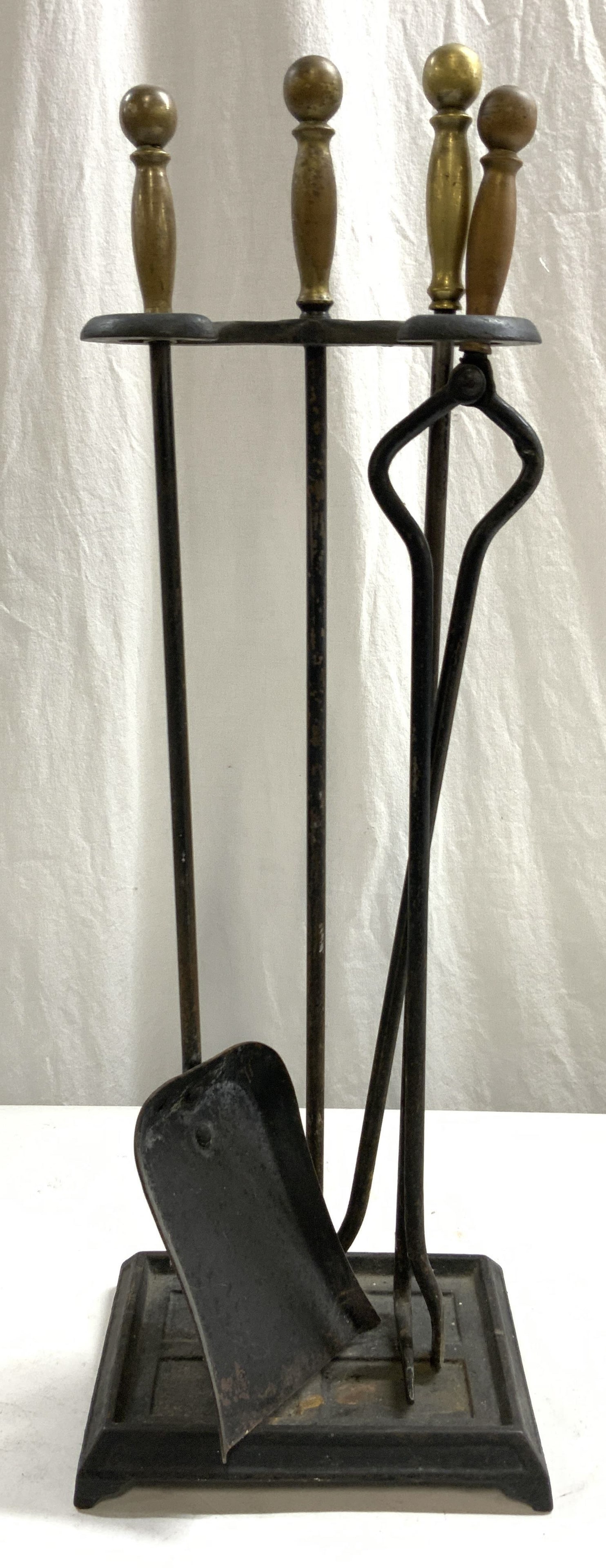 Set 4 Vintage Iron & Brass Fireplace Tools (1 of 8)